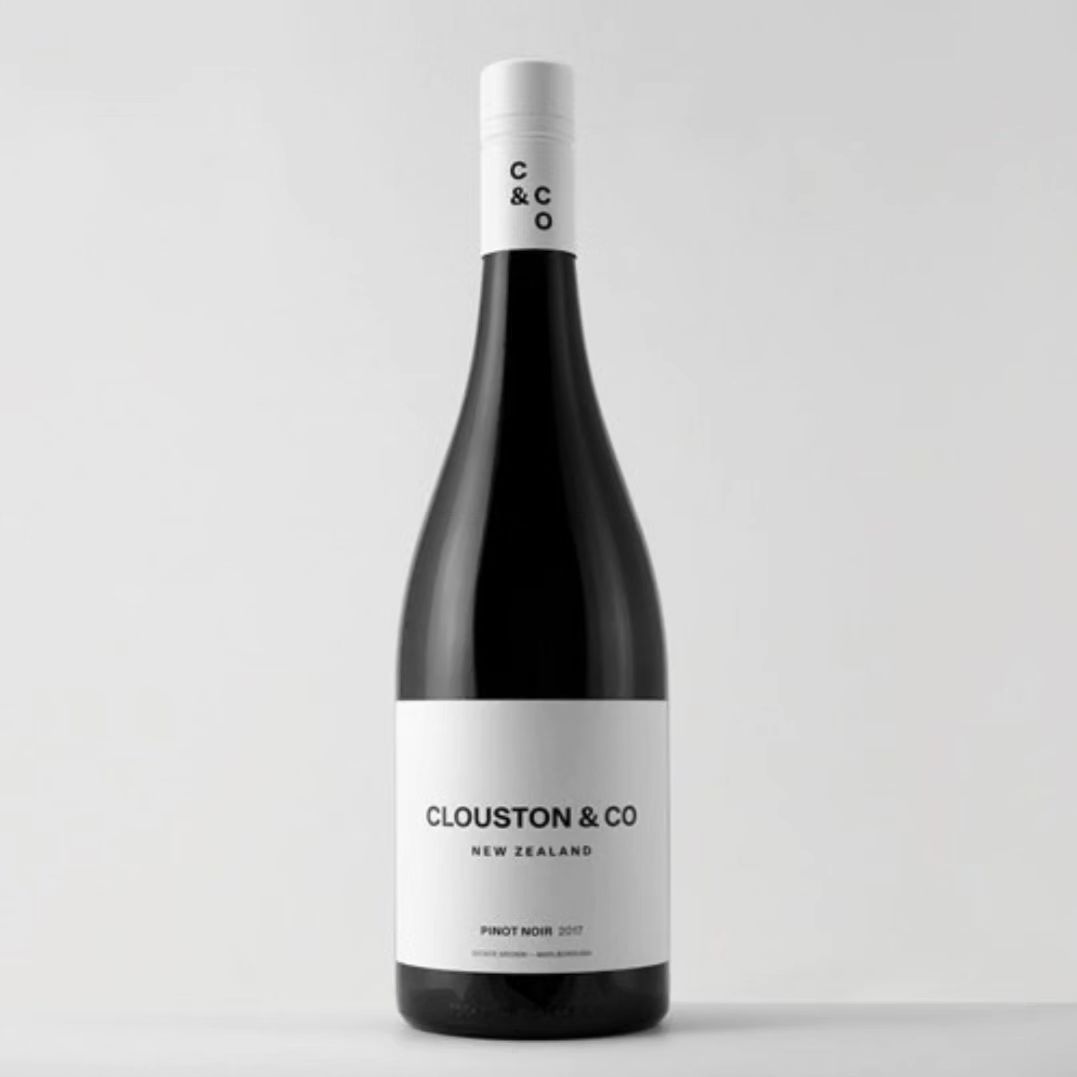 며칠전 피카바틀에서 추천받은
 clouston & co Pinot Noir

피노누아 품종을 젤 좋아해서 구매했는데
첫 모금에 가벼운듯 하면서도 다크체리, 자두,
라벤더의 아로마가아로마가 풍부해서
너무 좋은 와인❤️

#클라우스톤앤코피노누아
#피노누아#말보로와인
#피카바틀#와인샵