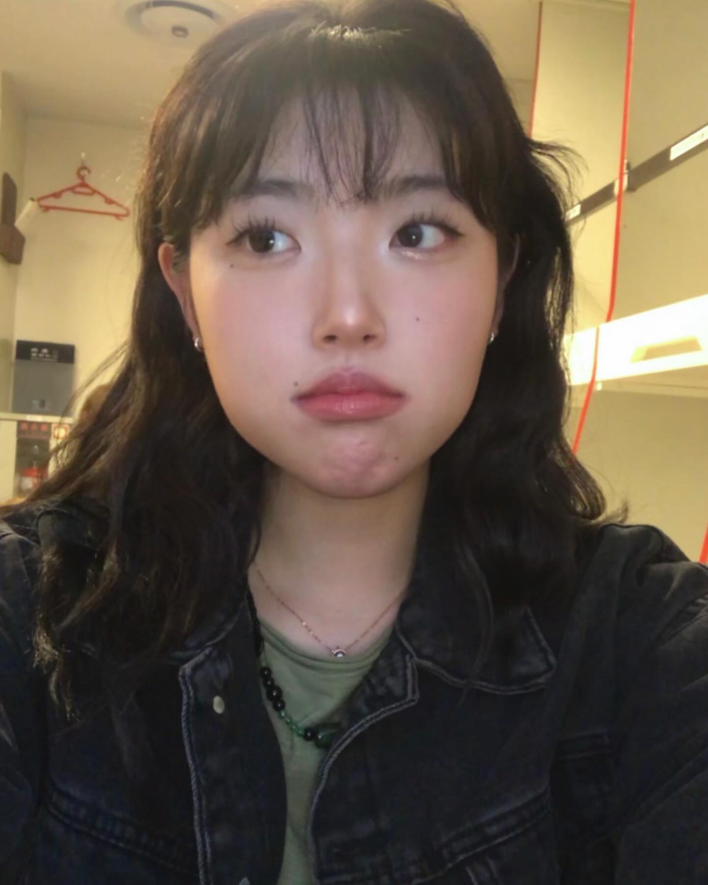 배를 타고 떠나요 🛳️
.
.
.
처음 배타고 가보는 일본!
도착하기 전부터 비가 많이 왔지만 따뜻한 봄비니까 괜찮아

#셀피스타그램 #히피펌 #히피펌스타일 #고데기웨이브 #봄코디 #봄메이크업 #하이라이터 #小女 #はる #かわいい子と繋がりたい #春ネイル