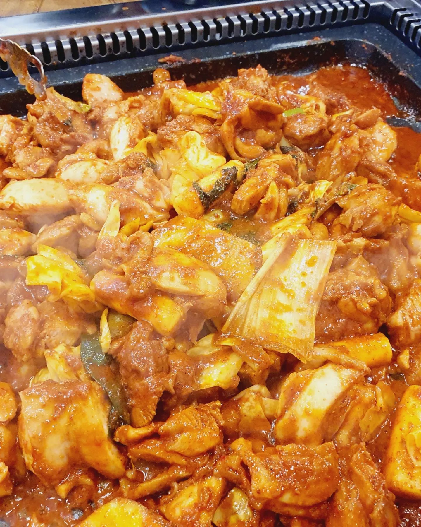 오픈기념 9900원!!(성인14900원)
여기 다녀왔다!!! 친절하고 깔끔함!!!철판 맘에든다 갖고싶다!!!
생각만큼 많이 못먹어서 아쉽아쉽
다음에 다시가서 많이 먹어야징~~♡
울막내왈"엄마!여기 튀김 맛집이네~~~"ㅎㅎㅎ
daejeontobaki 보고 다녀옴.ㅎ

은행동 춘천집 추천!!!!

#은행동 맛집 #은행동 무한리필 #은행동 춘천집 #은행동 닭갈비
daejeontobaki