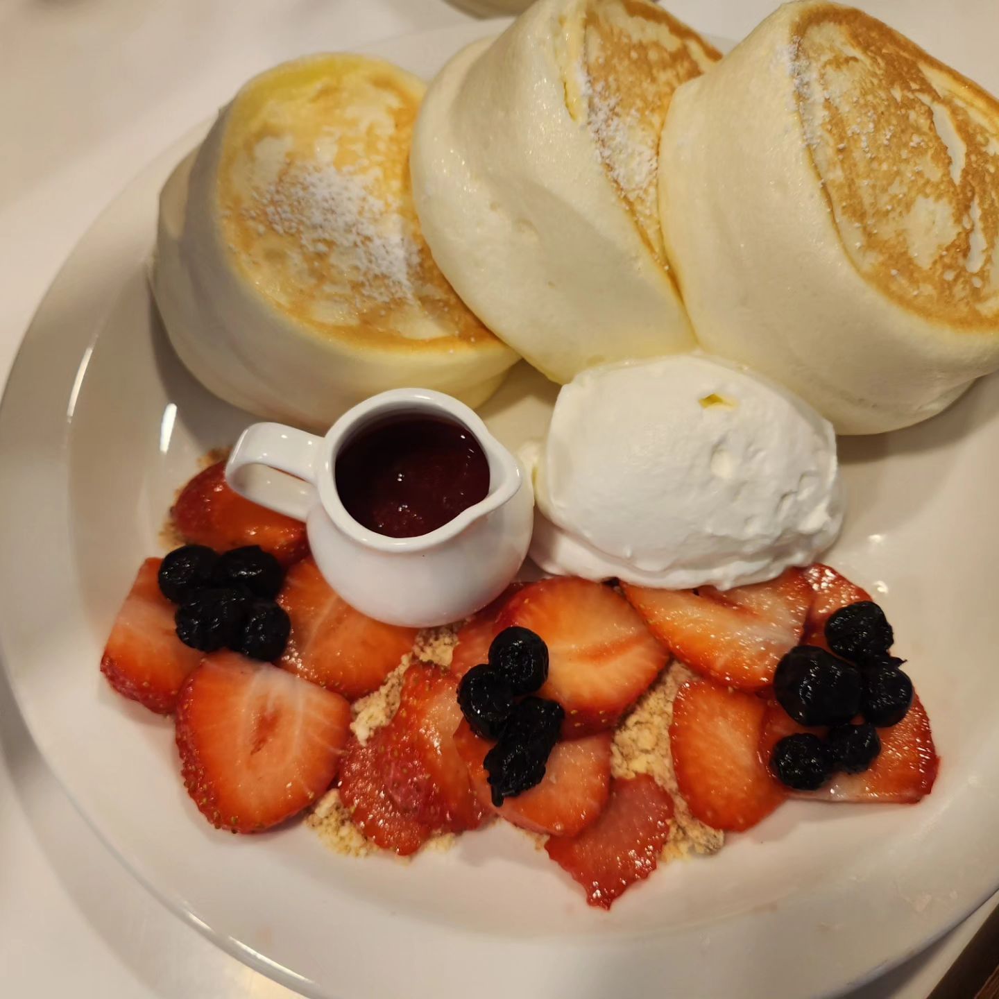 #수플레팬케이크 #맛있다아❤️ 

코로나 이후 몇년만의 강남역인지 :)
식사는 가격 대비 아쉬워서 카페가서 수플레팬케이크로 만회ㅎㅎ 인생네컷도 찍고 여기저기 구경ㅋㅋ 10년이상의 인연. 감사해🫰

#핑크트리 #러쉬향기🩷 #일본여행가고싶다✈️ #내면과의대화 #담담하게 #시간저축 #뤼팽 #수수께끼는네안에있다 #운동하자 #20대로돌아간다면 #여행보다연수 #유럽어디까지가봤니 #배러라이프 #2023년가을_레이첼