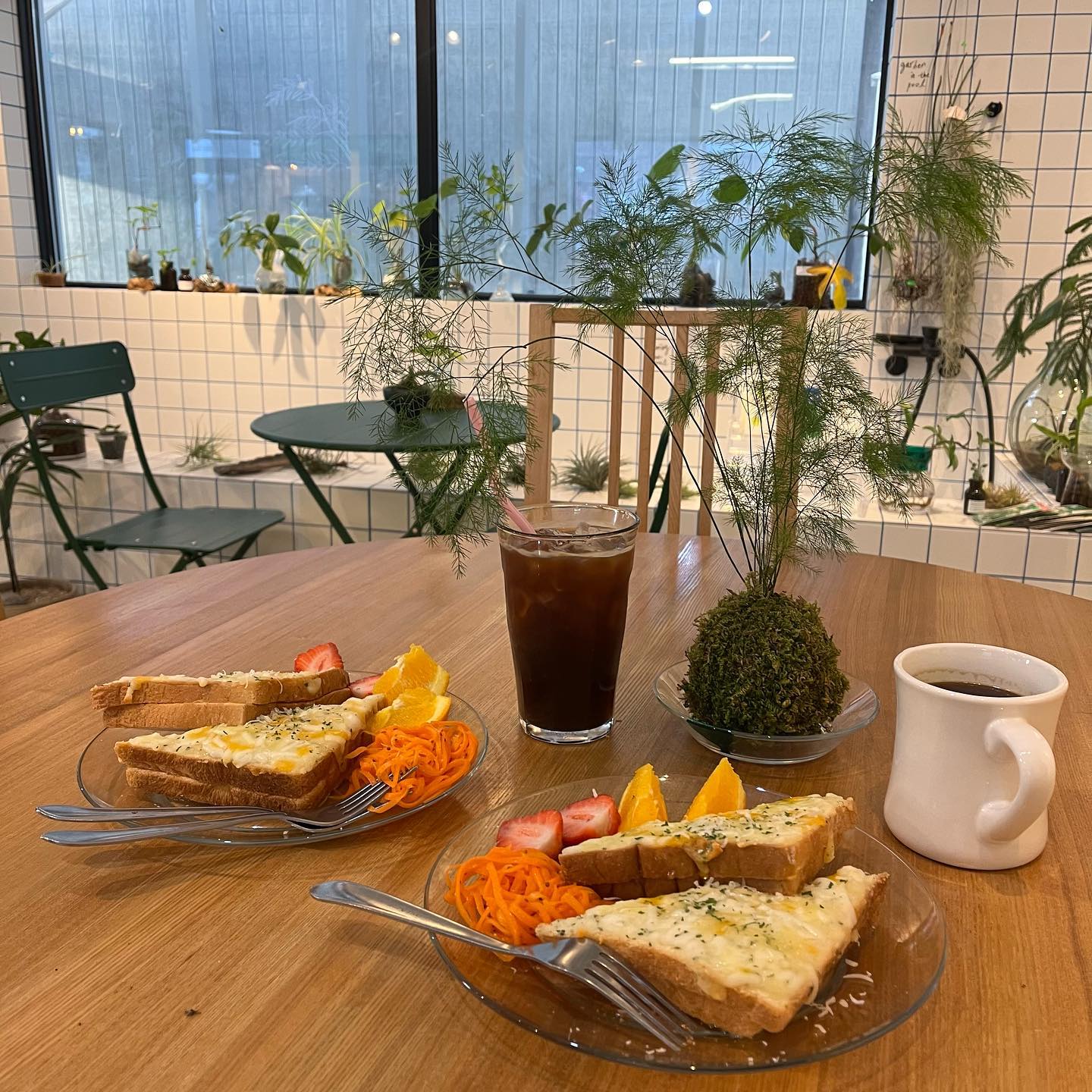 내 인스타그램피드가 왜 애스타그램이지?
새삼스럽게 이상했다.
근데 나는 애 키우는 얘 키우는 사람이고
애사진,얘사진이 젤 많고 일상이니깐
당연히 애스타그램이지 
#누가물어본사람 ☺️
#엄마일상#내일상