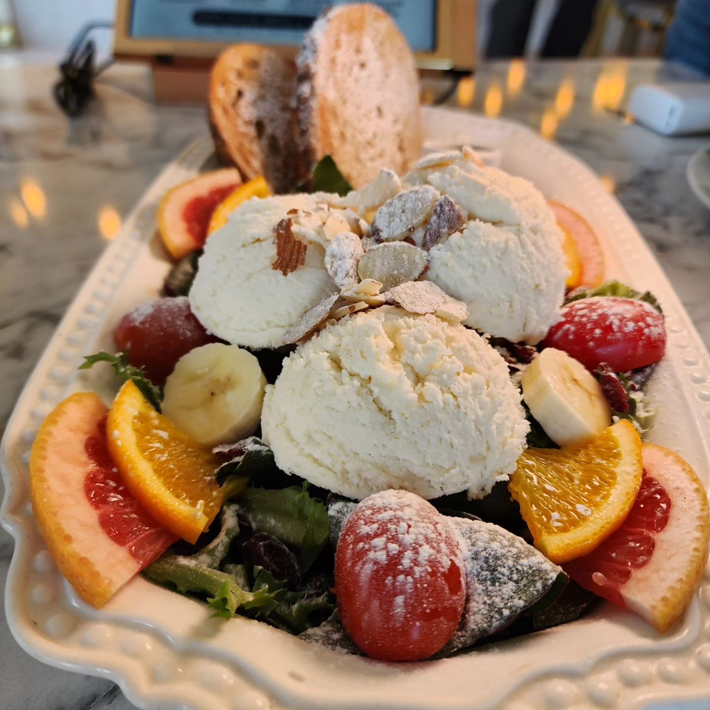 📍37.5 경기광주점
브런치 맛집
커피도 맛있고 모든 메뉴가 다 맛있어요💕

📍주소: 경기 광주시 경안로 117
📍메뉴: 채끝 등심스테이크 39,500원
명란오일파스타 15,900원
리코타치즈샐러드 15,500원
리코타샐러드피자 18,900원
김치볶음밥 14,900원
쉬림프감바스 16,900원

#브런치 맛집 #경기 광주 브런치 맛집 #37.5 #커피맛있는 브런치 #먹스타그램 #맞팔환영