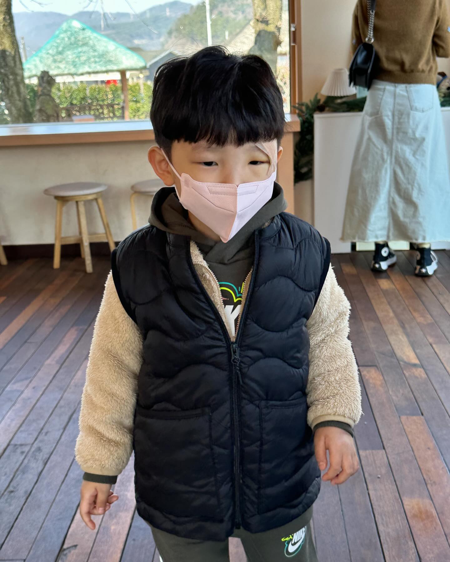 3월14일

요양중에 엄마따라 다니기 ㅋㅋㅋ
애키우는 워킹맘들 ㅋㅋㅋ
아이들이 좋아할 만한 곳으로 촬영장소 정하기 ㅋㅋ
이 날 너무 좋았다!!!
ㅋㅋㅋㅋ

#아프지말자
#유치원은빠지지않는걸로
#애미는워킹맘