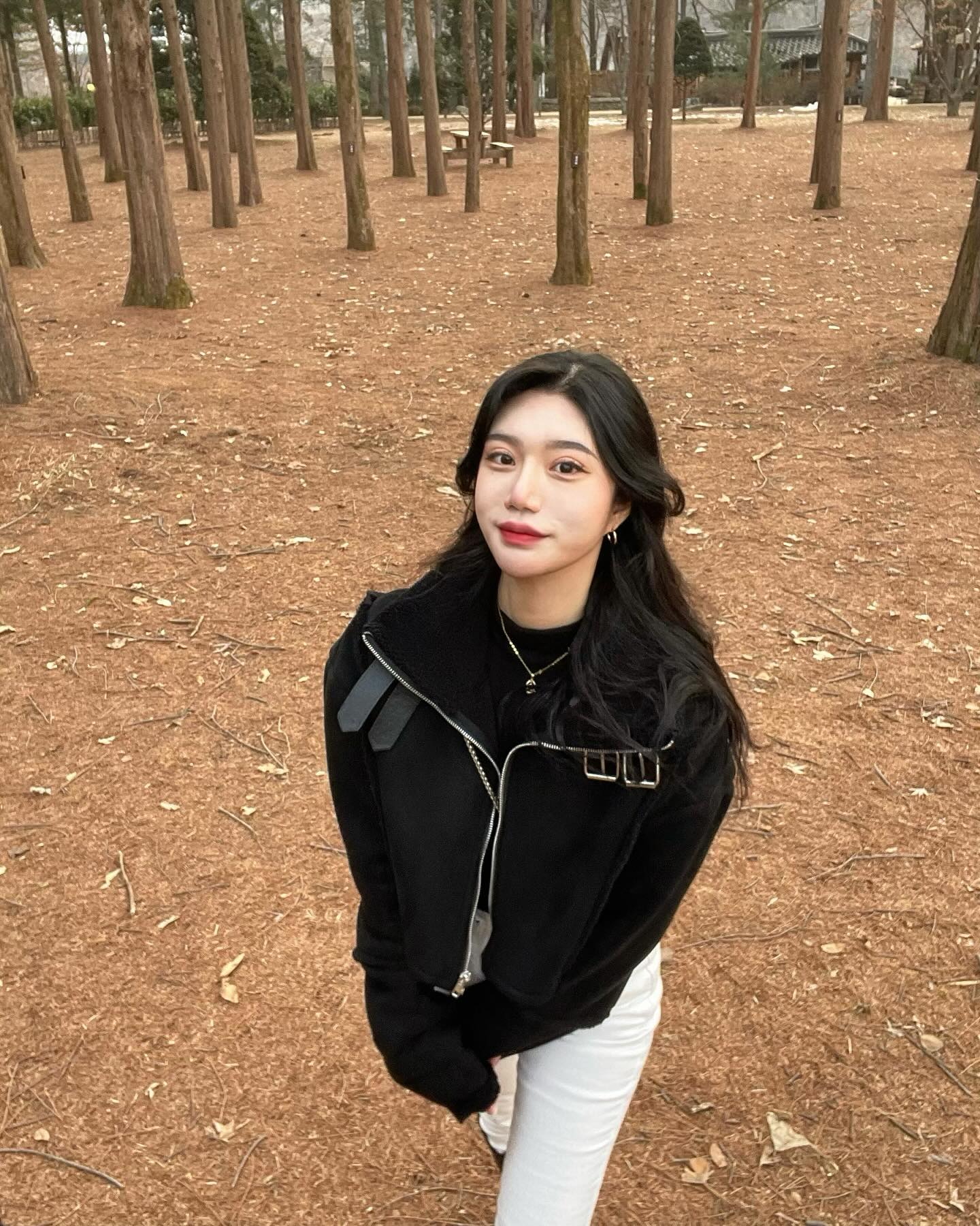 사진은 위에서 찍어야해요 
.
.
#강원도 #가평 #남이섬 #가족여행 #행복 
#오늘의코디 #ootd #🤧