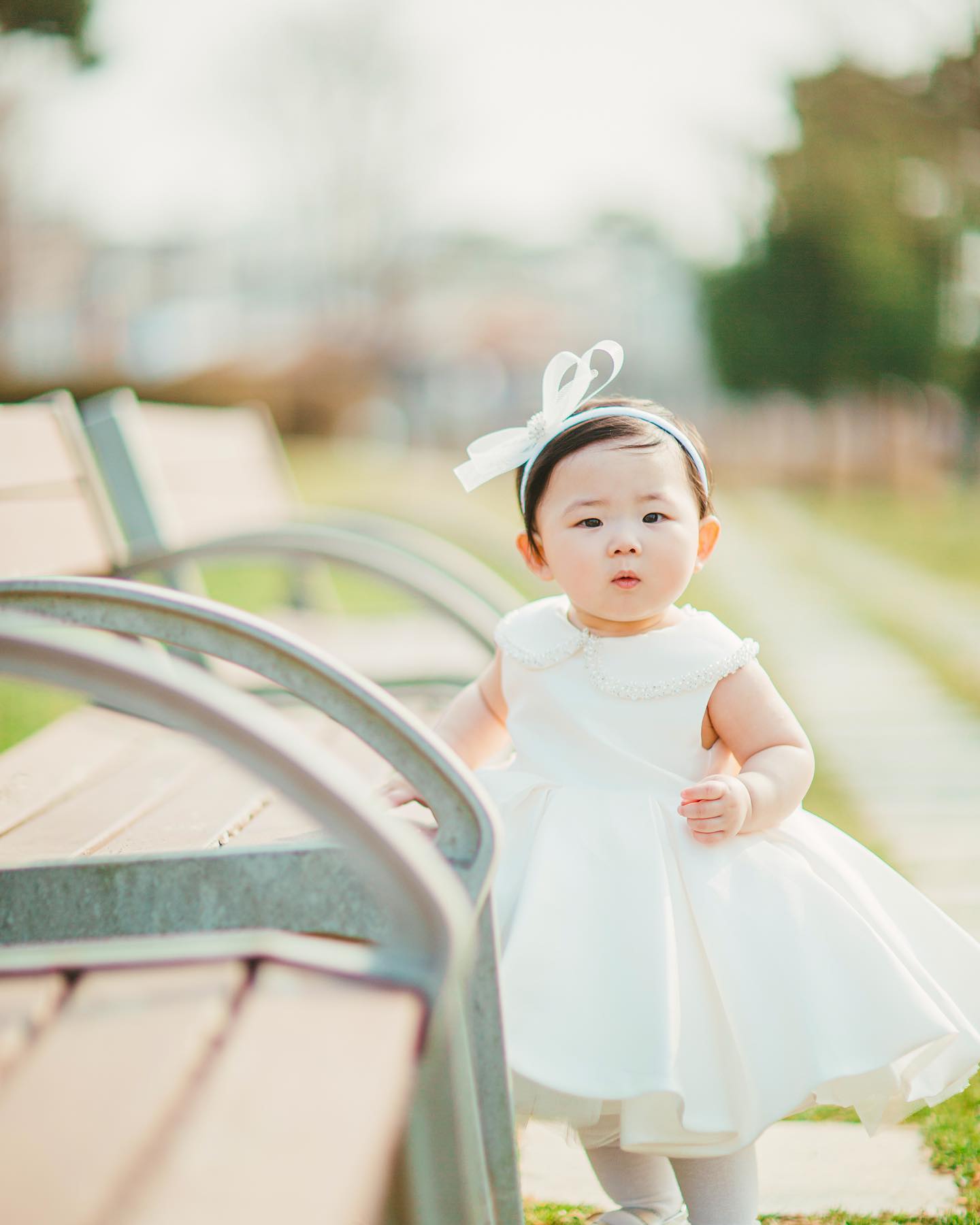 돌 드레스 샷!!
엄마가 사준 드레스 넘 잘 어울리고 이쁜 나연이❤️

#돌사진#돌촬영#돌야외촬영#돌드레스#늦은피드#이쁜#사랑둥이#공주님#❤️