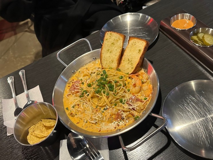 교대역 맛집 탐방~ 피자에 미치다에서 맛있는 피자맛을 경험해요!