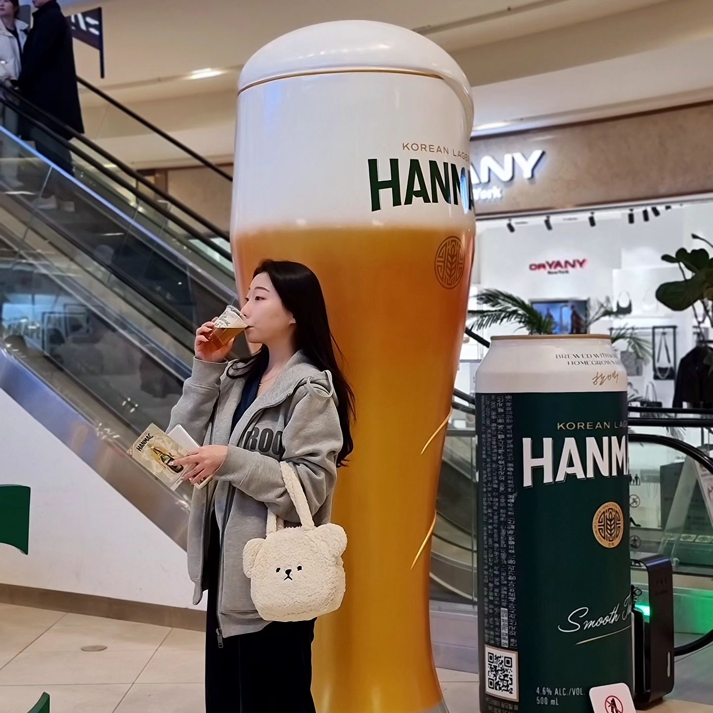 고양 스타필드 한맥팝업스토어 🍻 
쇼핑하면서 맥주 마시기 햅퓌 한맥 반반 맛있댜🧡
경품 뽑기도 했는데..역시나 나는야 똥손
잔을 원했는데 오프너 🥺