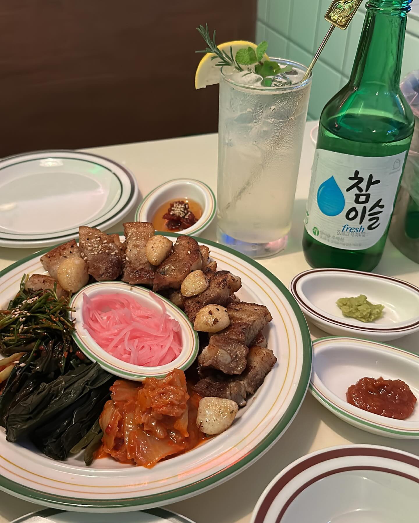 #협찬
청첩장모임으로 술자리가 자주 생기는 요즘🥹
평일에 퇴근하고 술마셔도 삽간흥 음주후만 있다면 걱정없이 즐겁게 마실 수 있어요✌🏻
음주전도 좋지만 음주후는 지친 간을 해독시키고 섭취 후 3분 이내 빠르게 위벽을 감싸줘서 속쓰림케어까지 가능해서 좋네요🙃
.
#삽간흥 #음주전 #음주후 #숙취해소제 #숙취예방 #숙취해소 #숙취 #술찌 #알쓰 #술스타그램 #수원역술집 #돈돈부르쓰 #삼겹부르쓰 #해물순두부전골 #하이볼 #일상 #맛집 #술집 #데일리 #daily #matzip