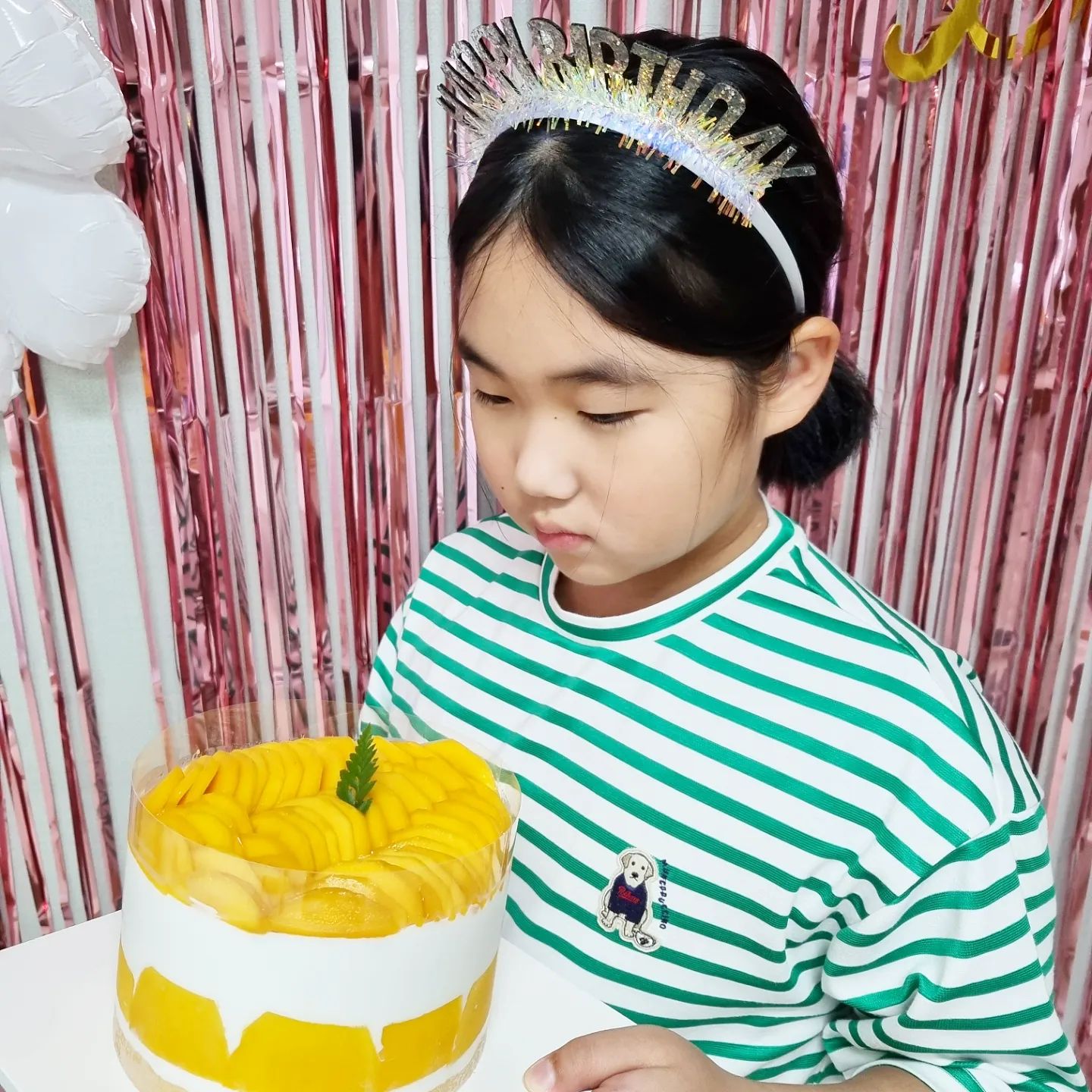 내 생일인듯 신나게 과식한 날.
배 언제쯤 꺼지려나🤣

#멈추지못한식탐 #망고케이크 #순삭이지모