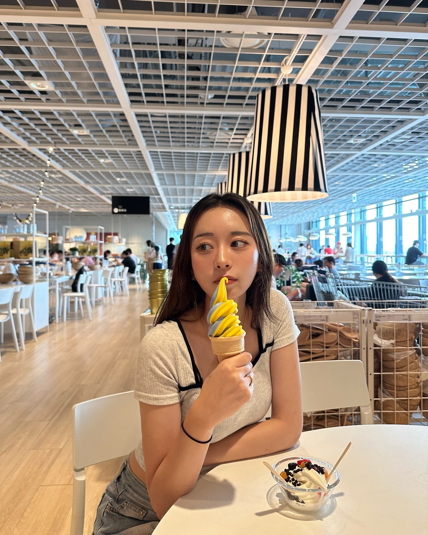 #광고 
🍦🍦🍦

또렷하고 몽환적인 애쉬초코 렌즈 
그리고 맑은 컬러로 블루렌즈 입문자로도 저격인 데메테르 💙🤎
데메테르가 한달용으로도 출시했대요 😍

 #젬아워 #gemhour #데메테르 #데메테르13.5 #윙크렌즈 #윙크렌즈앱 #WINC #애쉬초코  #오션블루