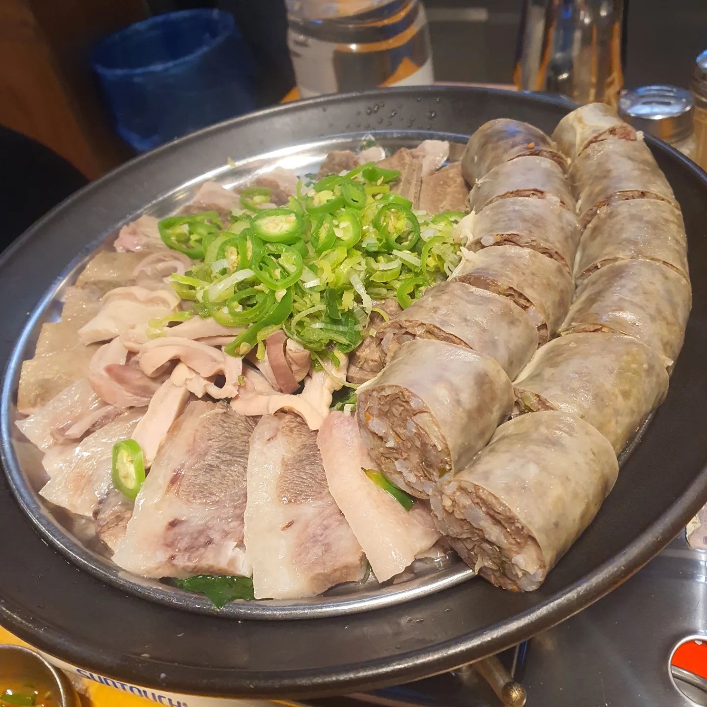 3시간동안 먹었습니다?!
#신의주찹쌀순대
#일일주