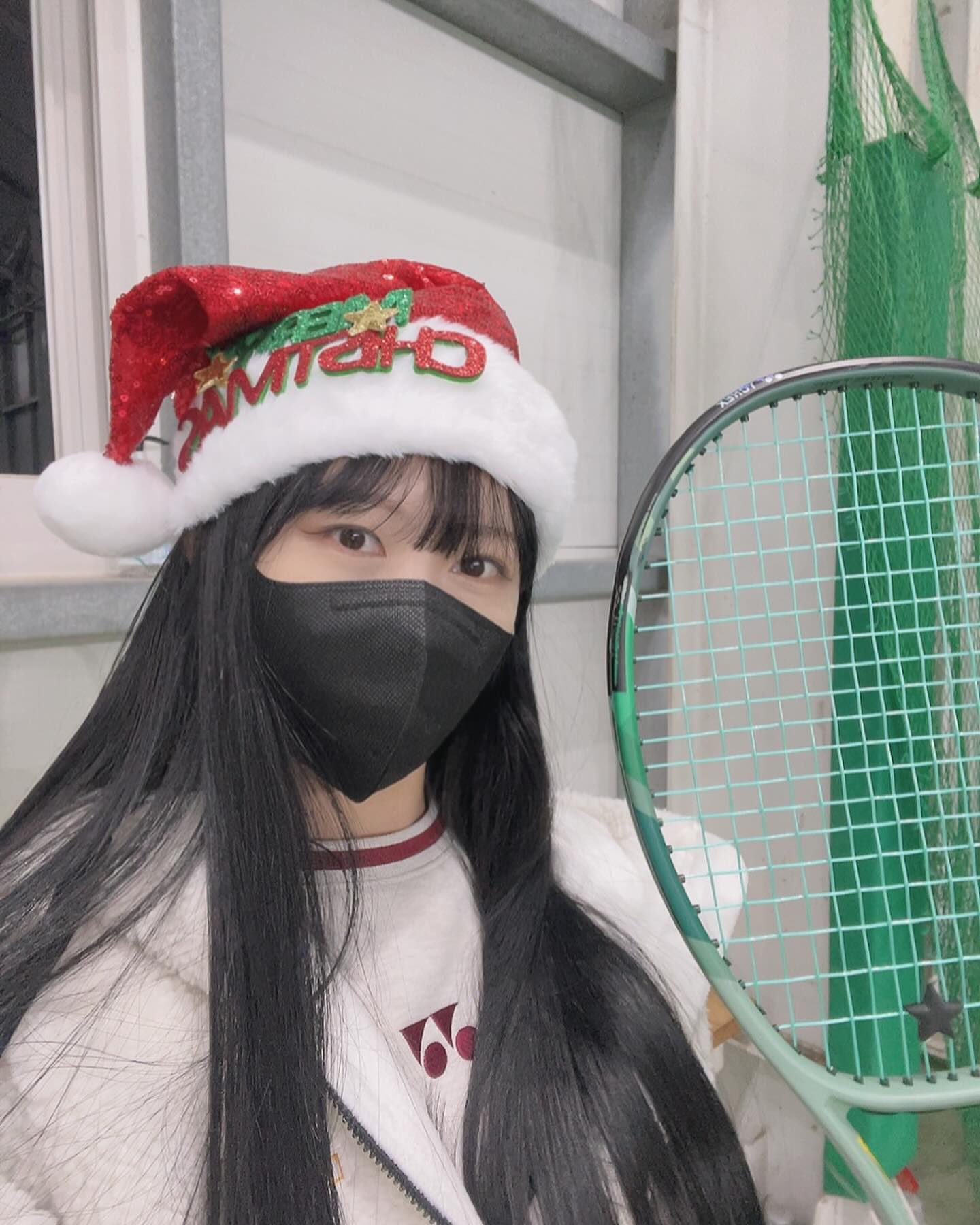 코치님은 참 쉬워 보이시네요🥹

감못잡은 테린이 아니,테애기🐥 
발리..발리🎾🎾 잘하고싶다🥵

-다리를 좀더 낮춰서 포지션만들기
-붕뜨는 느낌이아니라 내리꽂는다는 느낌으로 치기
-면이 두꺼우면 안됨
-팔에 힘기르기🫠
-공끝까지보기
-까먹지말기🫨😊

#메클 #크리스마스모자 #테린이🎾 #발리배우기  #영하날씨 #장갑필수 #공녹여주기 #실내테니스장 #발리코칭 #뻣뻣한몸뚱이 
 #운동하는여자 #테니스일기 #운동일지 
 #운동 #다이어트 #헬스타그램 #일상  #맞팔 #데일리 #소통 #유산소 #테니스룩 #좋아요 #셀카 #ootd  #셀스타그램 #daily #diet #직장인 #운동스타그램🏃
