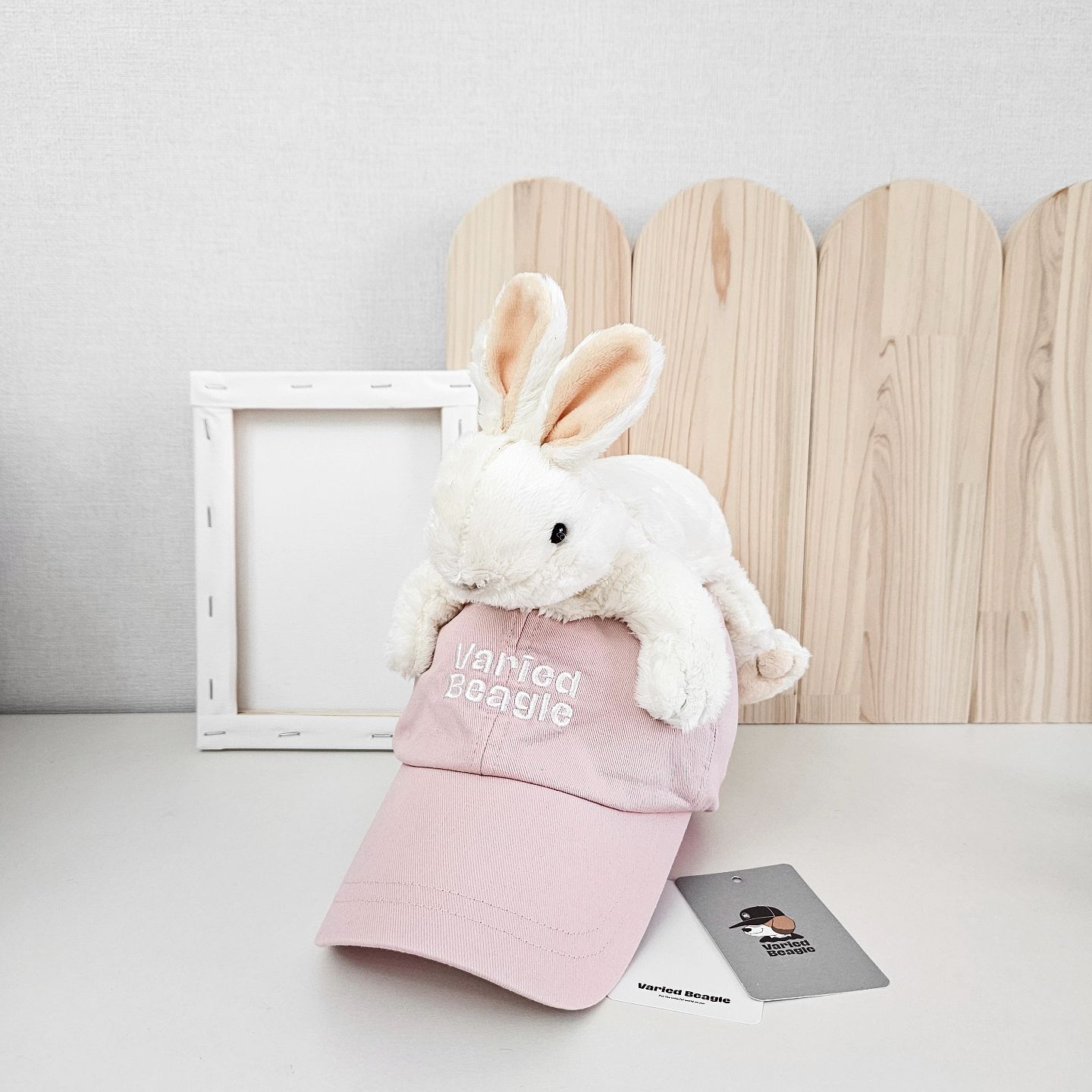 🩷🐰
인스타보다가 너무 취저라 사버린 토끼모자 ㅋㅋㅋ
토끼귀달린 모자 좋아하는데 아예 토끼가 뙇 - 🐇

🏷 variedbeagle #토끼모자 #아기모자 #아기캡모자