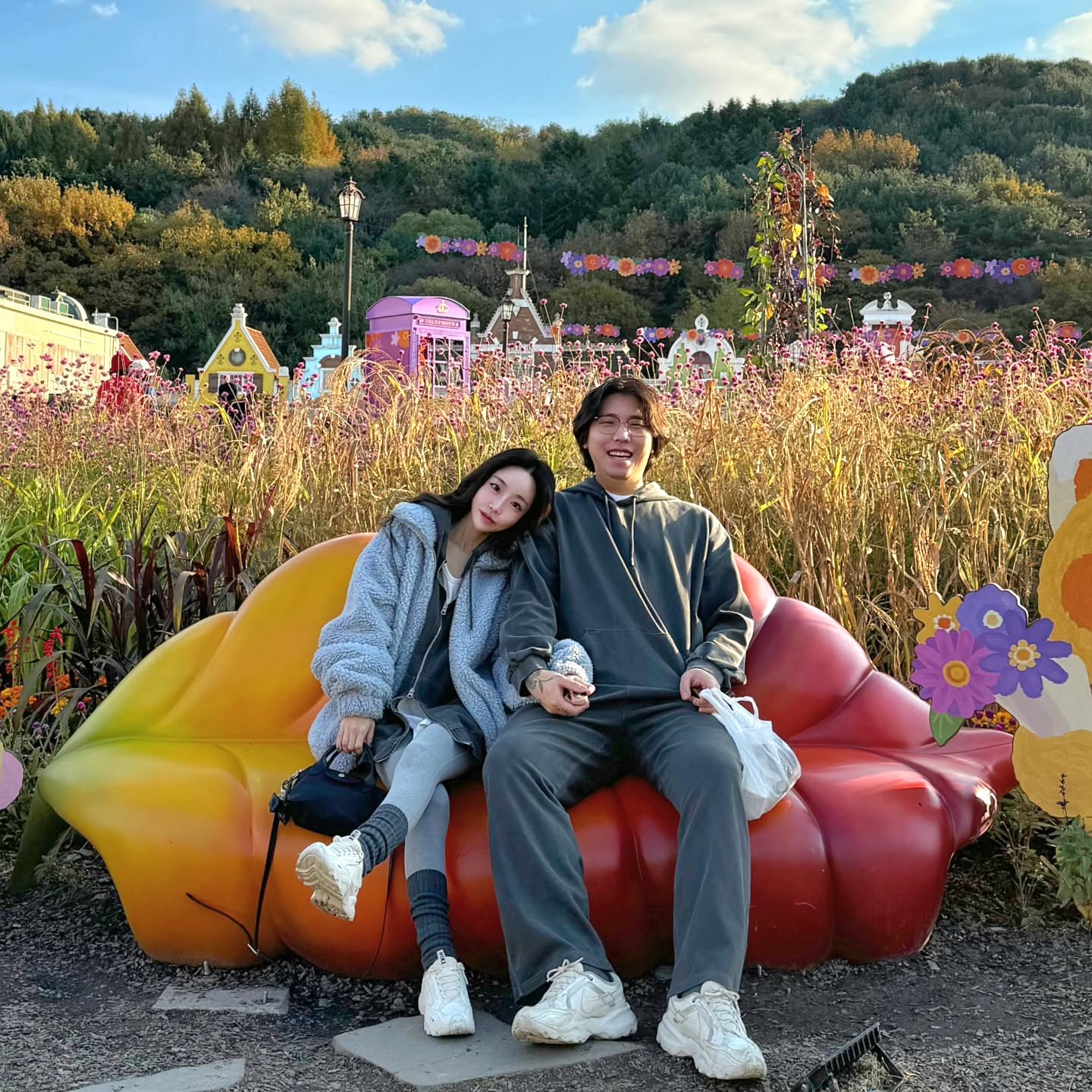 🌼
⠀
아직도 얘랑 연애때 같구 그래
⠀