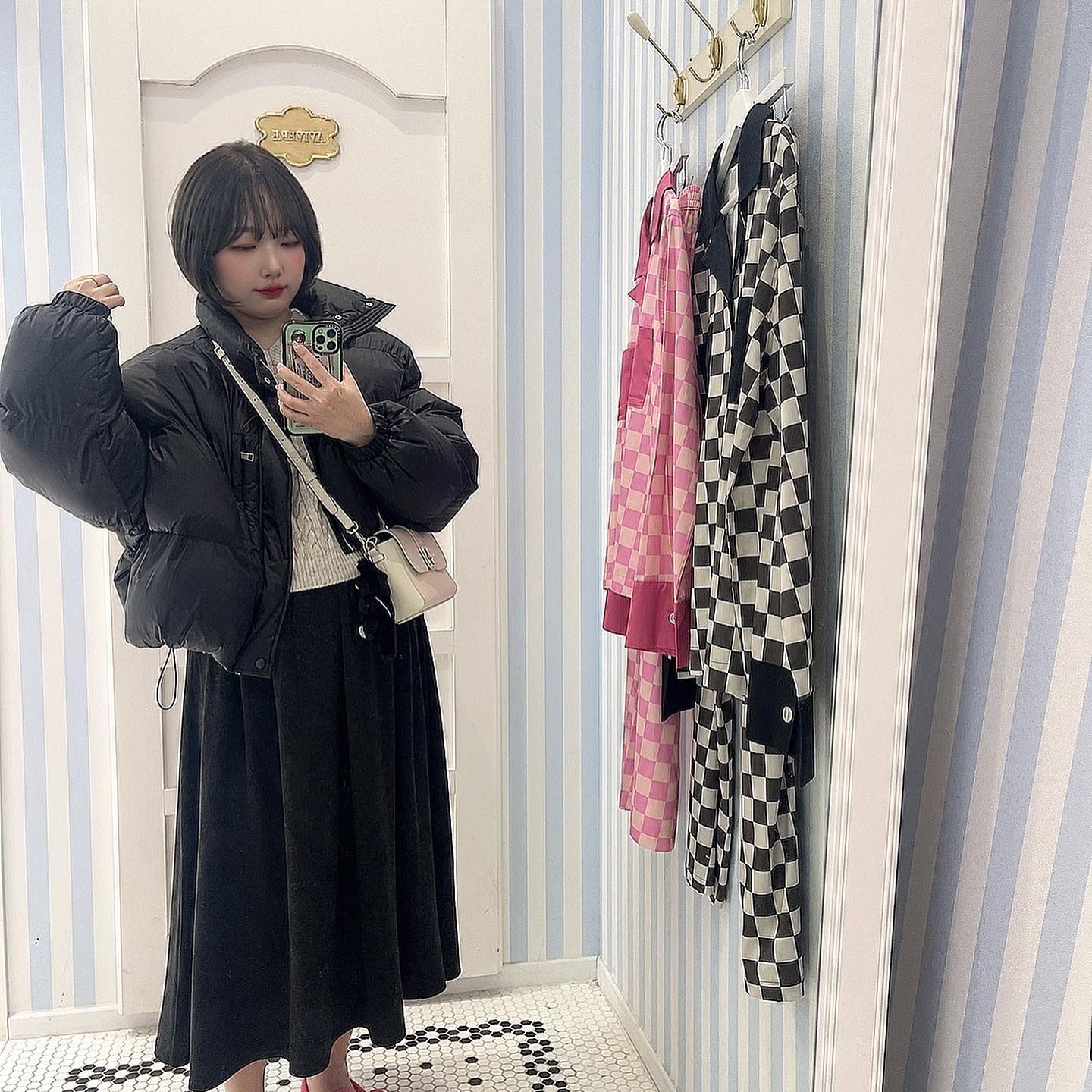 머리하고 서면 뽈뽈뽈 돌아다니기 완 💗

처음 먹어본 라멘맛 괜츈, 소품샵 3개 구경하고
교보문고가서 책 3권 사옴 📚

페이커도 독서광이라는데,
이래도 책 안 봐 ⁉️
(feat. chaek.bar)

#일상 #머리했다그램 #북스타그램
#240202