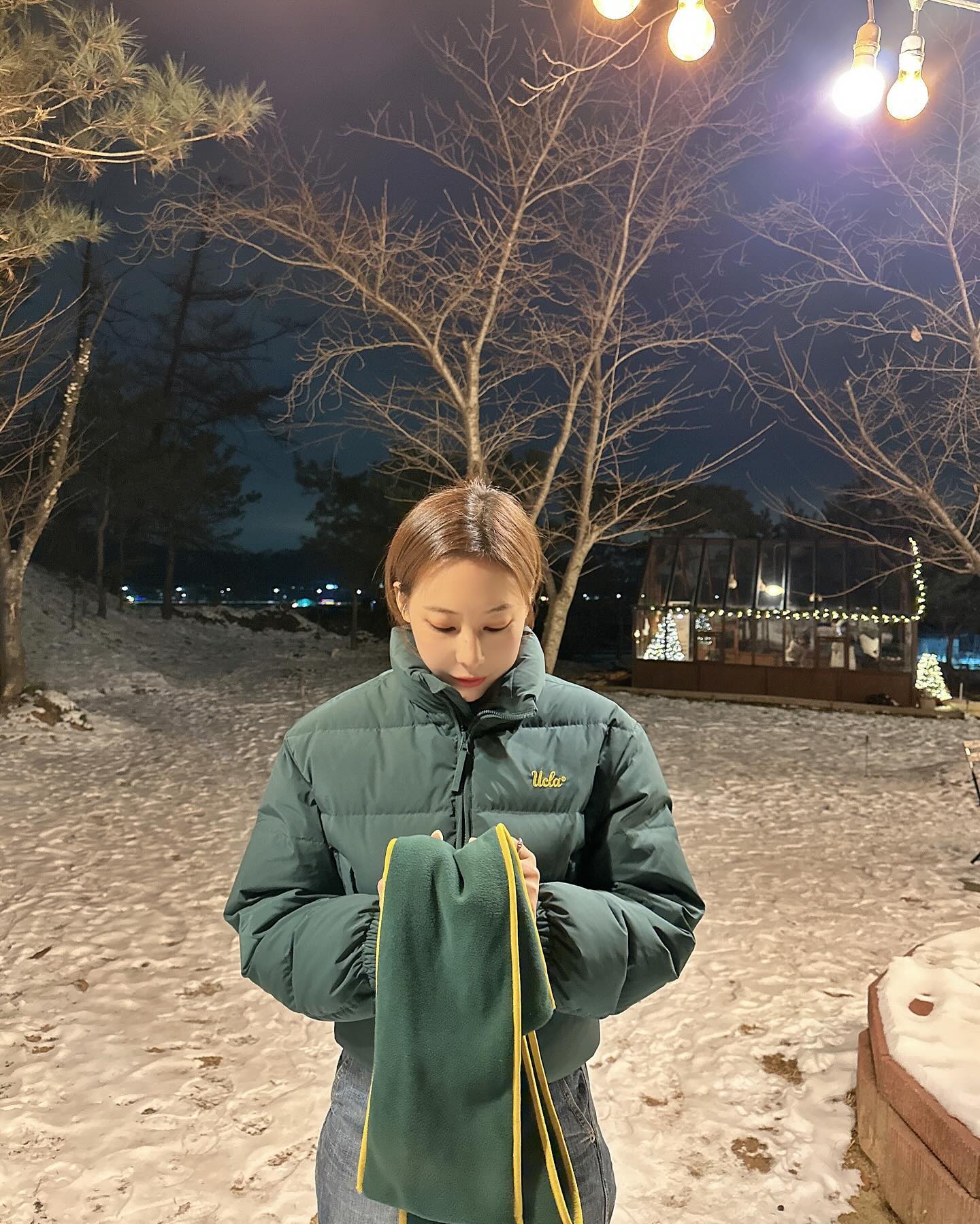 #협찬 ucla_lifestyle_korea 

추워도 숏패딩 포기못하지 ❄️
그린컬러 너무 사랑하눈데 
머플러까지 세트세트 💚 

#UCLA #유씨엘에이 #데일리룩코디  #스포티룩 #셋업