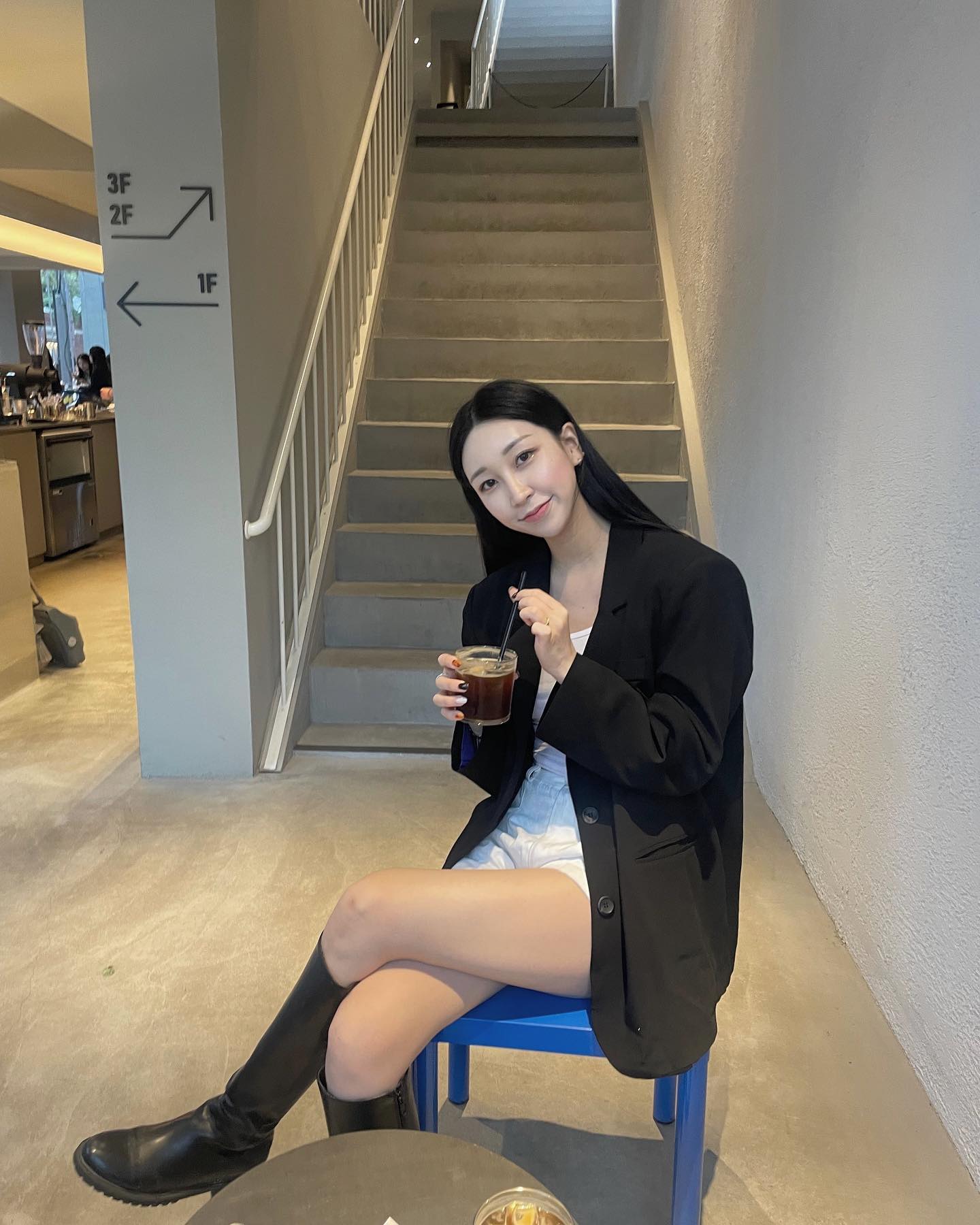 카페 이름 생각 안 나서 계속 아스팔트 찾고 있었네
#콘크리트팔레트