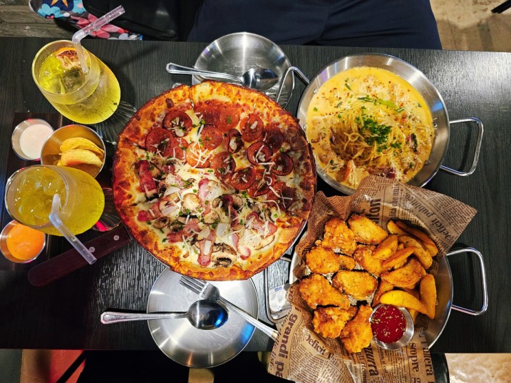 교대역 피맥 찐맛집 '피자에 미치다' 데이트코스로 강추!