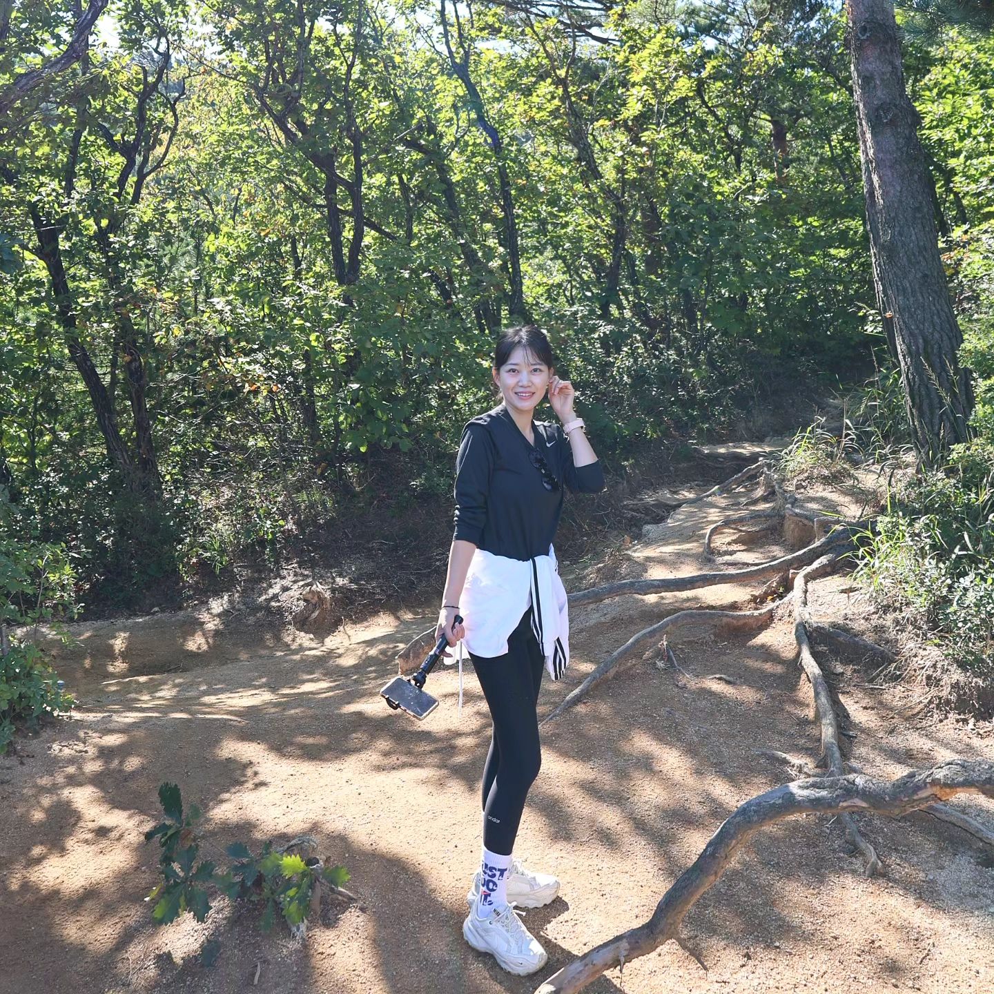 우리 신랑 사진 실력이 점점 느는중,,, ^_^

산이 좋아 바다가 좋아 라고 물어본다면

나는 이제 산 !! ⛰️ 

산 속에서 만나는 청량함 푸르름

바람소리 새소리 풀잎소리 흙내음

그냥 다 조하...
