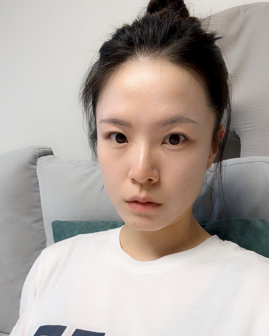 #셀카
화장도귀찮고선크림만슥슥
최근에 돈 낸 어플 중 가장 맘에 듦 #filmhwa