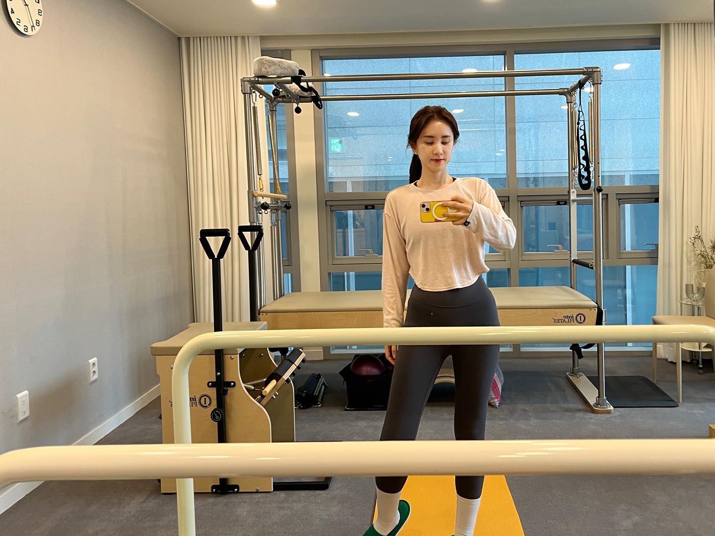 간만에 몸풀러
슨상님 ., 저 줘패신거 맞죠?
자고 일어나니 온몸리 두들겨 맞은거 가탸요
ㅠㅠ
🥹#필라테스 
너무 재미쒀 온몸이 굳음 ㅠ
다시 시작하자.
#필테 #오운완 
#몸살