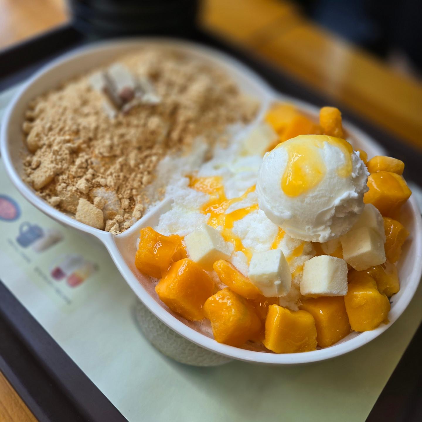 #설빙

올 여름 첫 빙수♡ 인절미&망고

#올해첫빙수 #인절미빙수#망고치즈빙수