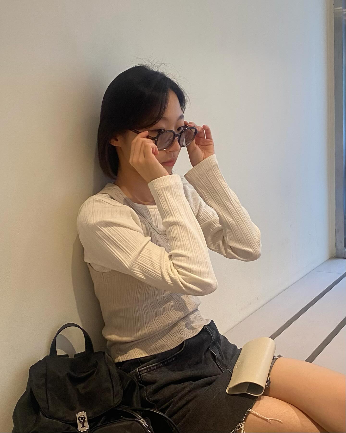 #협찬 rimrockeyewear 
일본 아이웨어브랜드 <림락 Rimrock>
2024년 림락 선글라스 컬렉션 _RL015 col.13

가볍고 편안한 착용감과
트렌디하면서도 부담스럽지않은 틴트컬러 선글라스로
평소에 착용하기 좋을것 같아요✨

스페셜 홀로그램 기프박스는 5월 17일까지
이벤트 기간내에 선착순으로 증정된다고 합니다✨

#림락 #선글라스 #림락선글라스 #언박싱 #선글라스추천 #여자선글라스 #남자선글라스 #협찬문의 #프리랜서모델 #촬영문의 #dailylook #fashion