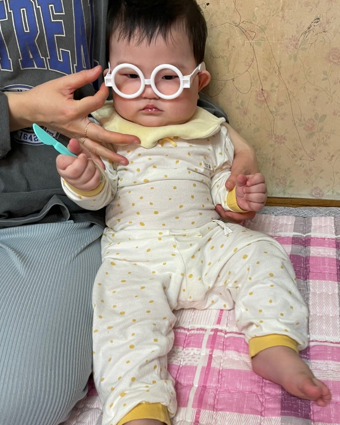 D+303
병원놀이하는 도하🏥
진지하게 진찰 중🩺

#육아 #육아스타그램 #baby #boy