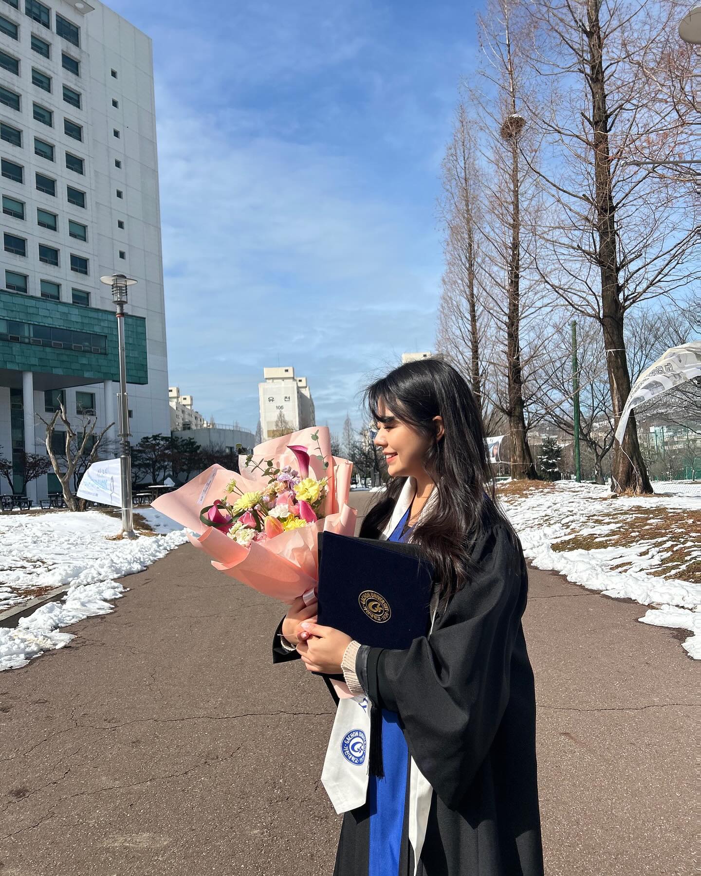 고등학교 때부터 내 노력의 결실🎓
환자 위하는 멋쟁이 간호사로 성장하겠습니다!👩‍⚕️💉