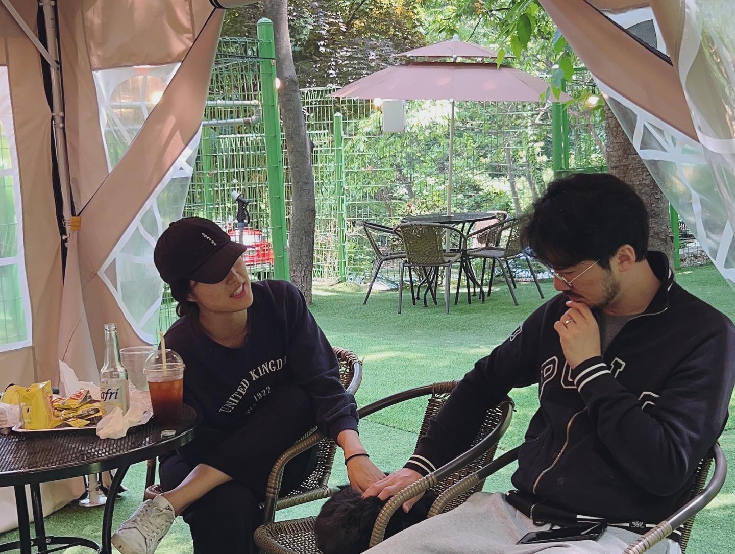 행복이 멀리있지 않네😊

가족과 놀러갈 생각으로 너무 기다려졌던 주말.💐

하루 온전히 맛있는거 먹고, 놀고, 쉬고.

이게 행복이구나☺️

푹 쉬었고, 살도 다시 쪘으니(ㅋㅋ)
이제 다시 건강하게 먹고,
일도, 공부도 좀 해야겠다🤣🤣🤣

내맘대로 살아보니.. 꽤, 굉장히 행복하네…?😎

#내맘대로행복하게열심히
#나를위해살기
#가족과의시간
#내삶의최우선순위