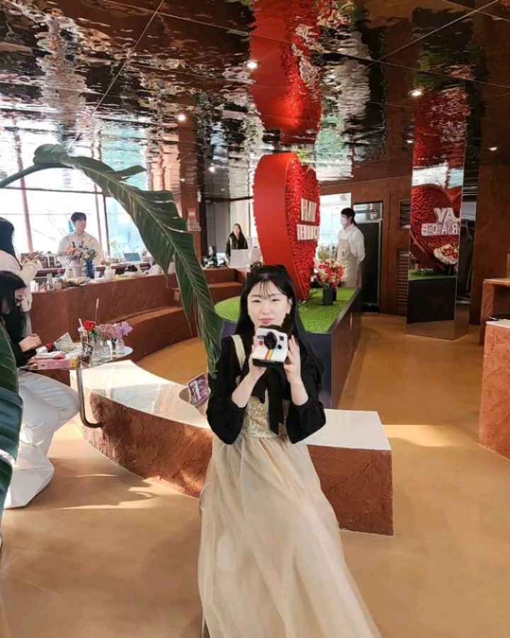 푸힛❣️ 맘에 드는 샷
⠀⠀
⠀⠀
#일상기록 #레고 #원데이클래스 #꽃꽂이 #쉬인 #shein #쉬폰원피스 #겨울코디 #코디룩 #데이트룩