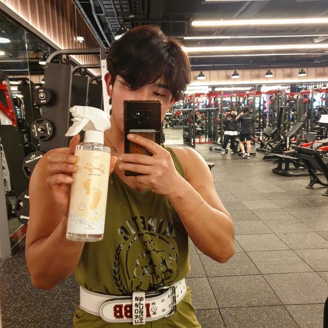 🇰🇷성민ㅣ𝐒𝐞𝐨𝐧𝐠𝐌𝐢𝐧 on Instagram: "#협찬 @drvely_official에서 [닥터블리] 순수 풋샴푸를 보내주셨습니다.🤗 ✅제품특징 - 발팩 1위 멍게발팩을 만든 닥터블리에서 새로 출시한 제