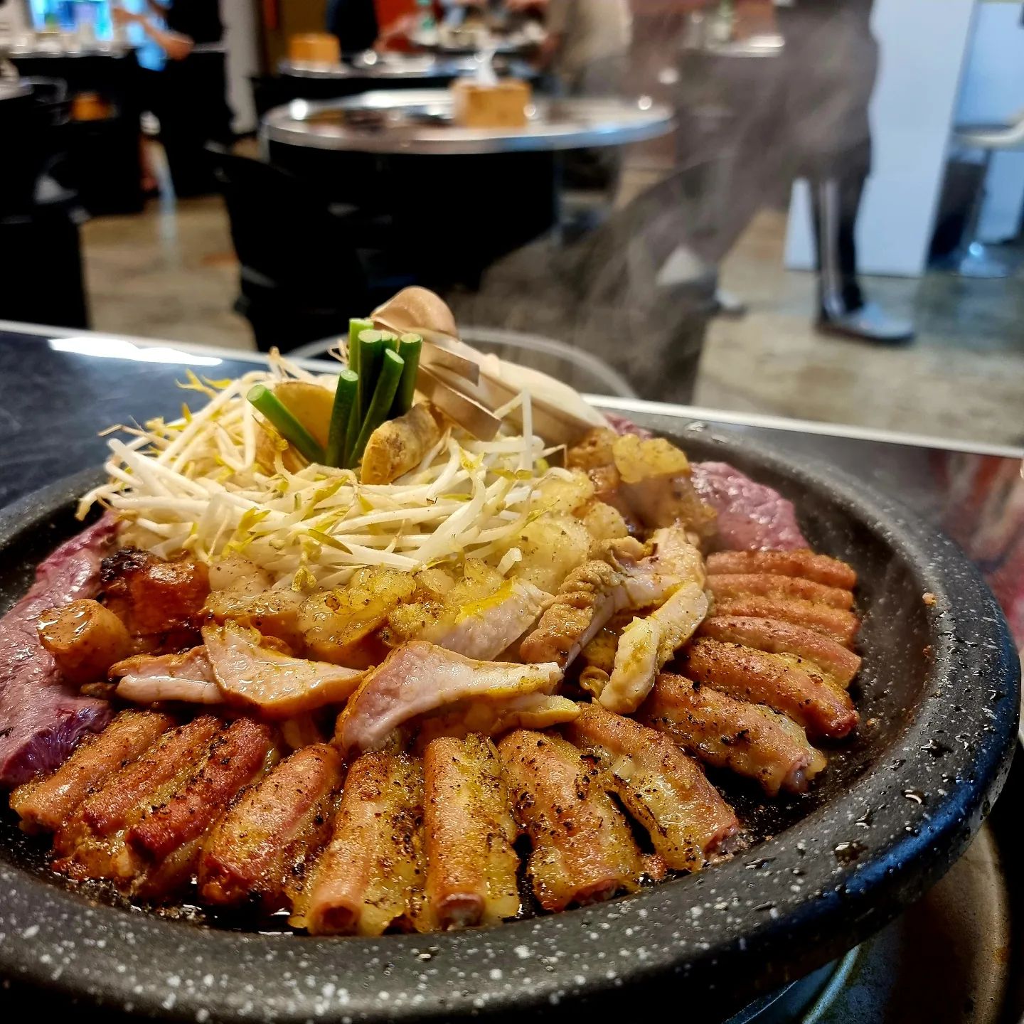 🍽#협찬 #2023혠님맛집 백서른여덟번째집
🐮🍶#곱불스
☝🏻곱창,막창,양
🗺경기 화성시 동탄반송2길 15-4 1층
⏰️월-토 16:00 - 23:00
⏰️일 정기휴무
📋모듬구이 650g 62,000원
📋볶음밥 3,000원
📋새로 3병 15,000원
👶🏼퇴근하고 집근처에서 곱쏘
여기 곱창도 제대로 나오고
맛있고 완전 친절했어용
곱창먹고 볶음밥 필쑤!
또가야징ㅎㅎ👶🏼👍🏻
.
#여행 #맛집 #카페 #술
#food #coffee #alcohol
#hyennimmm #혠님
#혠님화성 #혠님곱창
#좋아요반사 #맞팔 #소통 #일상
#KOREA #Korean #Southkorea
#instafood #instagood