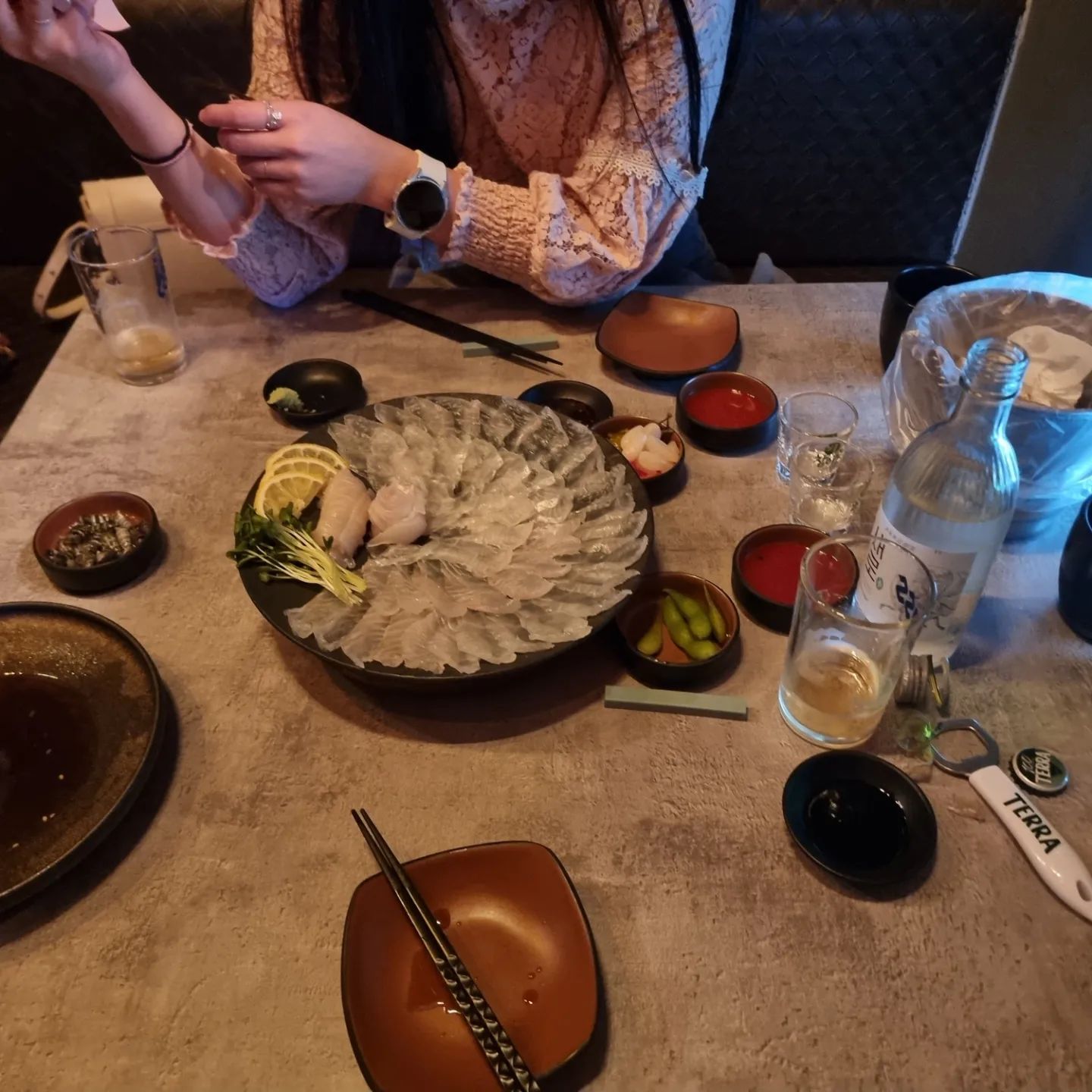 #건대횟집추천 #건대회맛집 #건대술집추천 #건대입구역술집 #건대데이트 #건대포차 #광어회 #건대룸술집 #가성비좋은건대술집 #건대저렴한술집 #술파는이층집 #JMT #가격 #후기 #내돈내산으로 #또옴! #존맛탱!!
#자세한후기는 #이전 #블로그에서확인해주세요🌿

https://blog.naver.com/kybkyb1221/223501406432