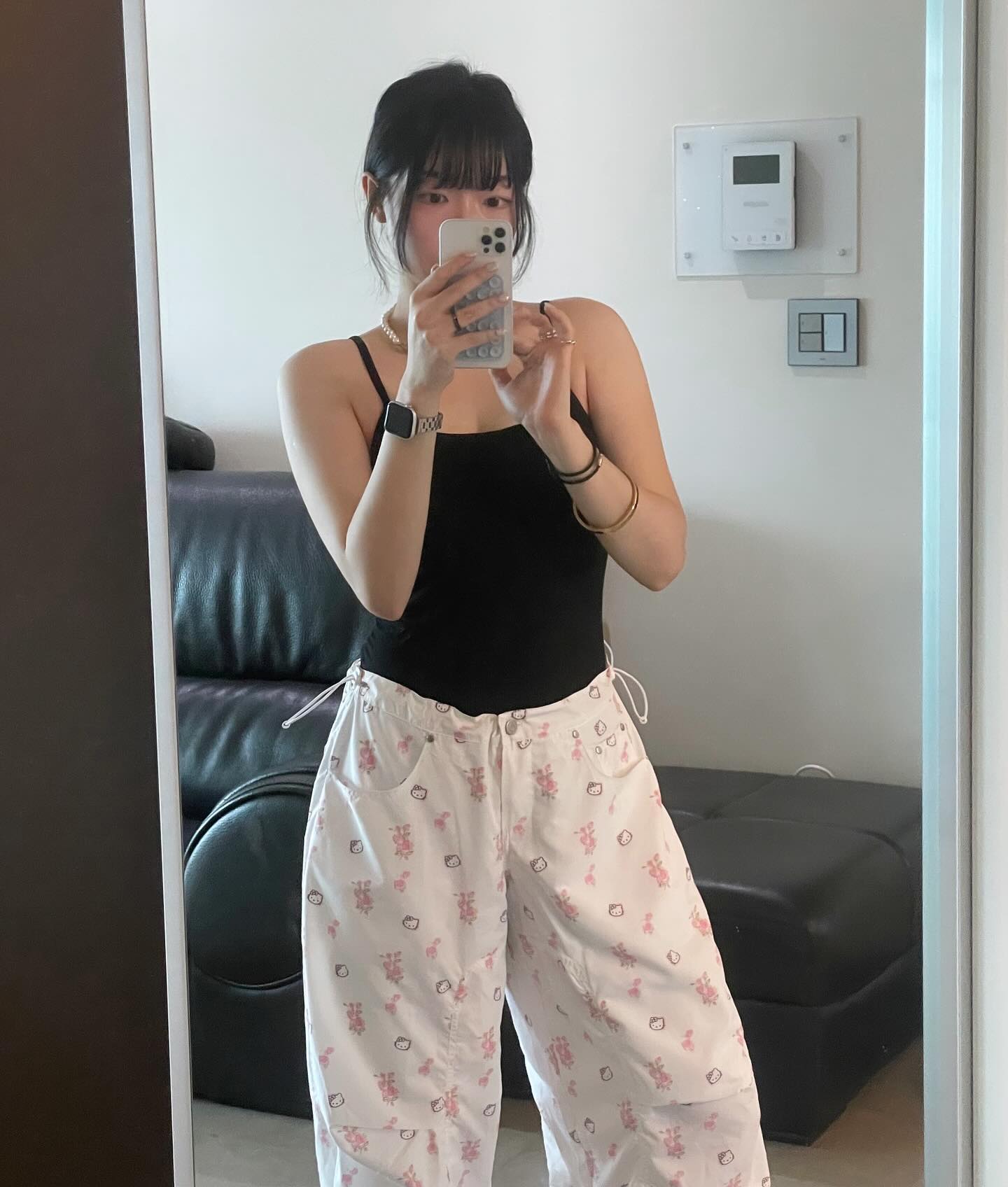 헬로키티 바지 큐티뽀짝멋짐 내꺼여야만 해 ❤️
앞머리 여름오기 전 맘껏 즐기기