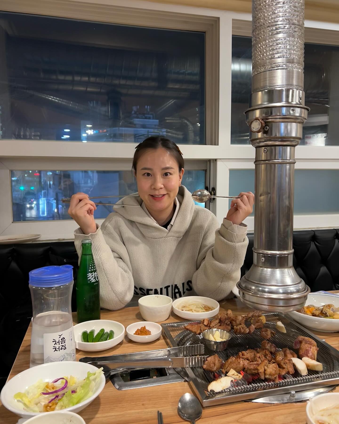 당분간 나가서 단둘이는 못 먹을 것 같다고… 쏘맥 딱 원샷 때리고 2차 가고싶다 (ㅋㅋ;) 
#신금호숯불갈비 존맛팅