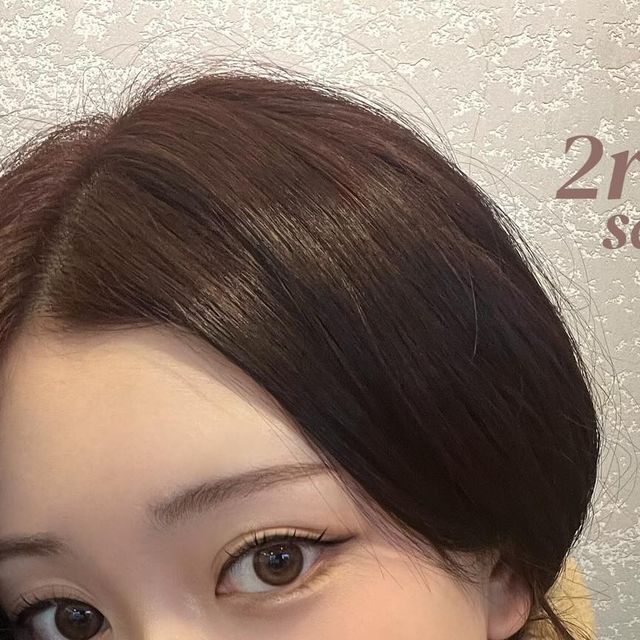  정 민 on Instagram: "#제품제공 @2an_official

매일 마주하는 부드러운 순간을 담은 
베러 미 아이 팔레트 [소프트 모먼트 컬렉션] 🥐

런칭 전에 미리 받아보았는데요~!

어느 한쪽으로 치우치지 않아 활용도 높은 소프트톤 컬러 조합에 하나의 팔레트에서 경험할 수 있는 다양하고 섬세한 텍스처 구성이 너무 매력적인 6구 팔레트에요! ✨

제가 사용한 색상은 4호 뉴데이인데요~!
이름에 맞게 기분 좋은 하루의 시작을 알리는 토스트 베이지 톤의 팔레트라 데일리로 사용하기에 너무 좋았어요!

가루날림이나 뭉침이 전혀 없고, 소프트한 텍스처로 발림성까지 좋아서 누구나 손쉽게 사용할 수 있을 것 같아요! 🥐

2월 5일 [올리브영]에만 단독 선런칭 한다고 하니 다들 기다렸다가 하나씩 쟁여두시길.. 🍞🥐🫶

#투에이엔 #2an #투렌드세터 #베러미아이팔레트 #소프트모먼트 #올리브영 #올리브영선런칭"