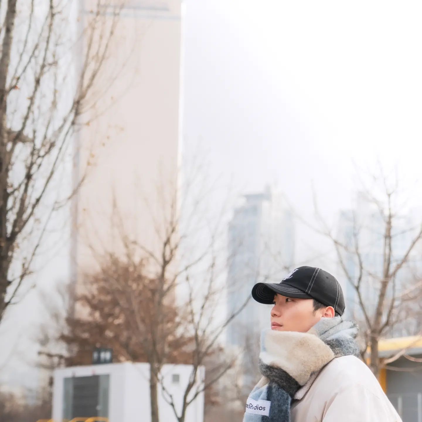 City

요즘 날씨가 진짜 추워요.. 해 떠있고 따뜻해보이는데 이상하게 많이 춥더라구요
여러분도 꼭 오늘 날씨 확인하고 외출 준비하시기를 바랄게요 모두들 독감 조심하세요!!

📍서울 영등포구 여의공원로 68 (여의도공원)