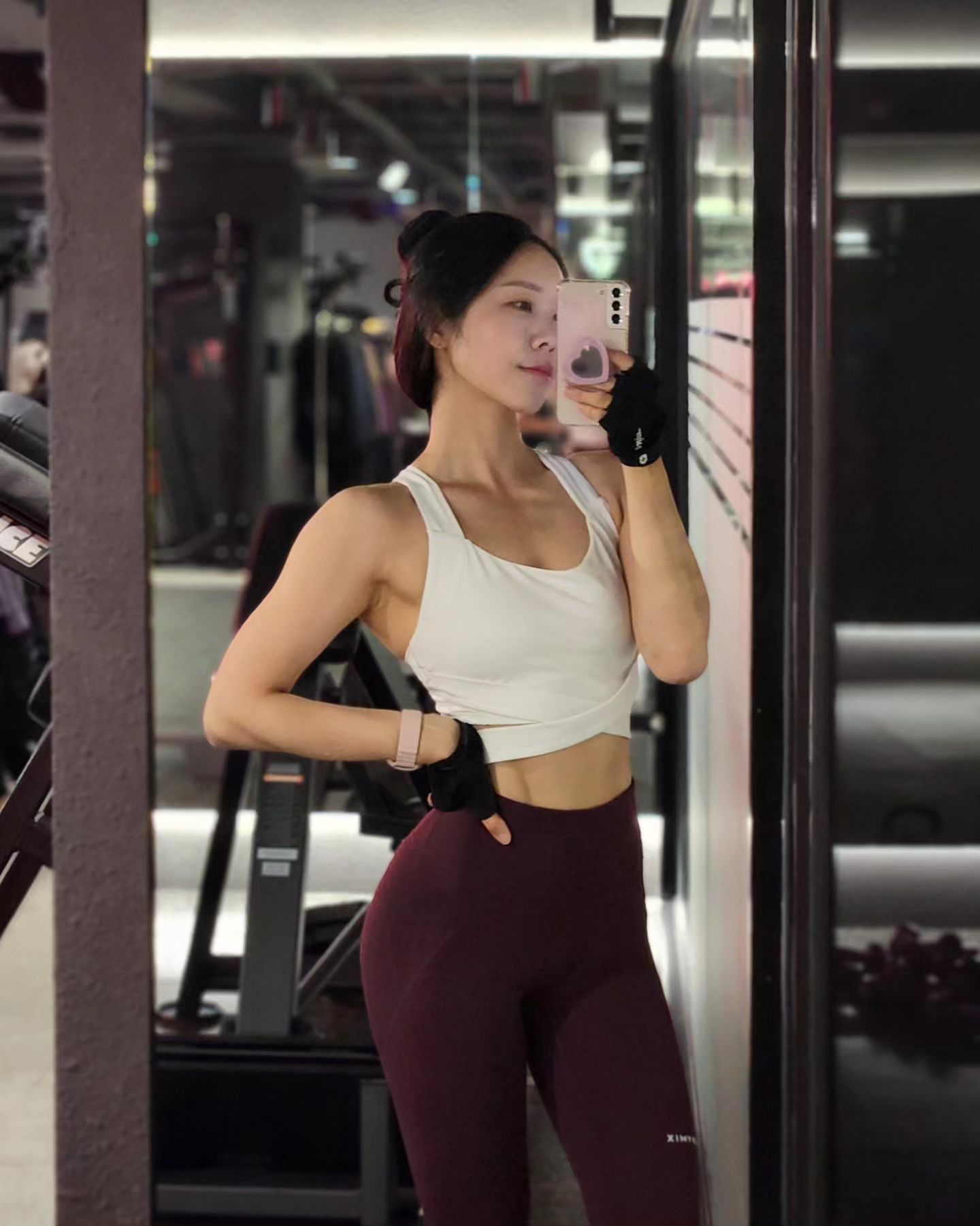 어깨 할때마다 느끼는건데
미간 보톡스 맞을 때가 됐다....

요즘 등하는 날 빼고
맨날 휘뚜루마뚜루 착용하는
#하빈져 장갑🫶🏻