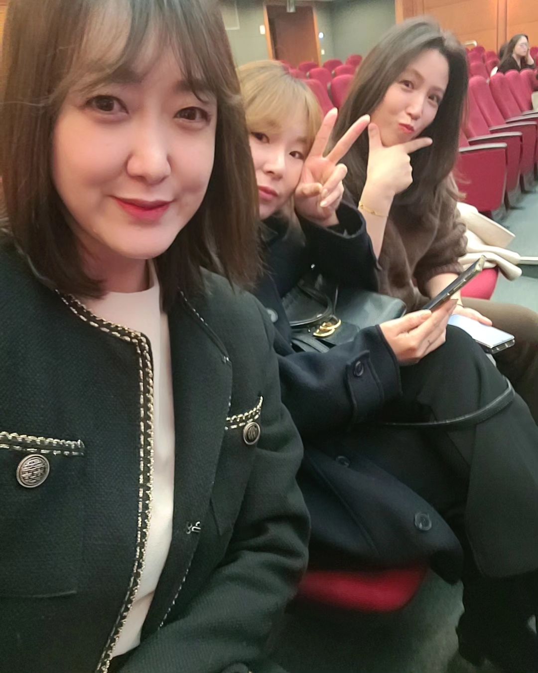 ♥︎

24년1월 합미
너무일찍도착🤣🤣🤣

윤정팀장님 상받아서 나까지 기분최고최고🎉

문재완세무사님 교육도듣고
시간가는줄모르고 즐겁게들었던 KB손보 교육까지

이번달도 열심히 움직여보자💪🏻

#현대홈쇼핑
#현대홈쇼핑동탄