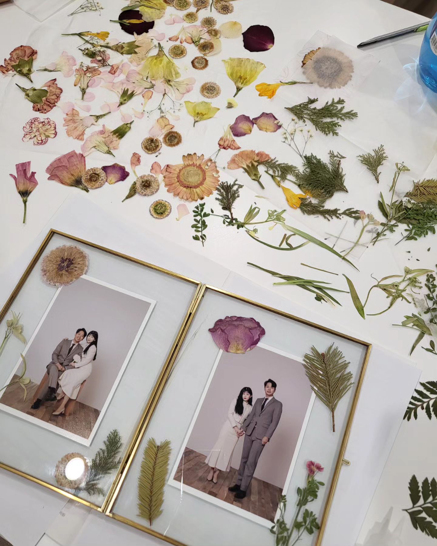 오랜만에 취미를 꺼내보았다 ⚘️🌿
결혼기념일 기념으로 압화액자 만들기 🤵🏻👰🏻‍♀️