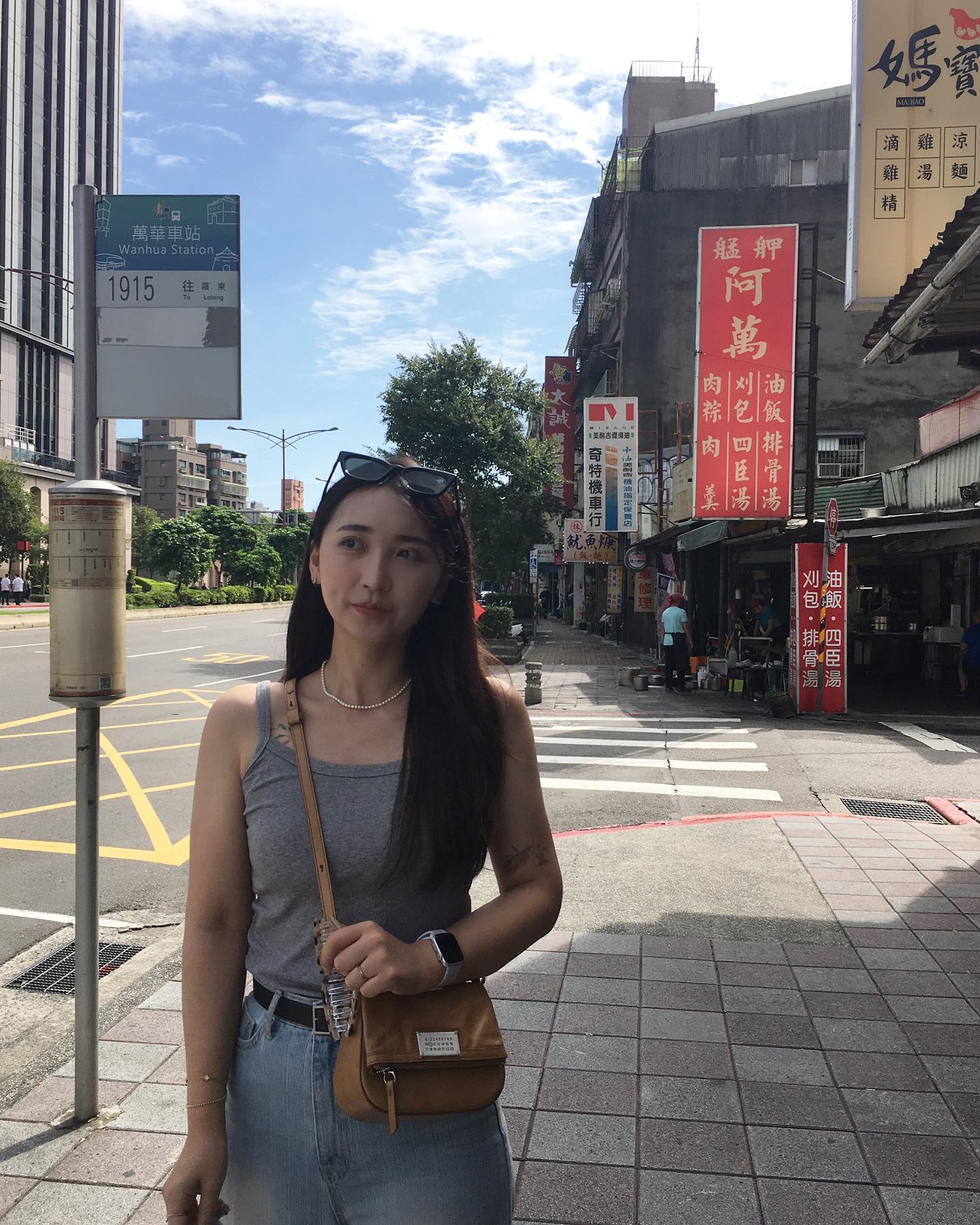 넘넘 따뜻한 곳 대만🇹🇼
아침에 눈뜨자마자 대충 썬크림 바르고
곱창국수 먹으러 나가기🍜

#타이베이 #대만여행