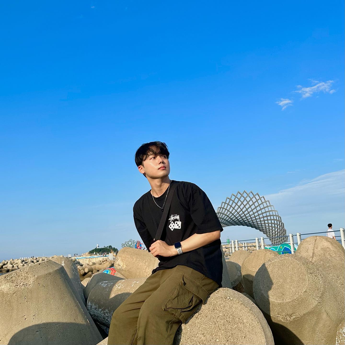 날씨 미쳤다🫠
스투시 반팔 넘 맘에 드는..🥰😘 viibe_apparel
🌊
🌊
#캐주얼룩 #스트릿패션 #데일리룩 #여행 #일상 #ootd