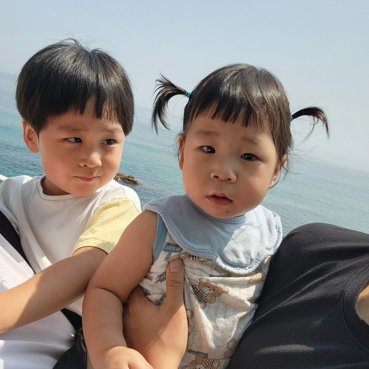 아빠,삼촌들 덕분에 늘 맛있는거 먹고 좋은곳 많이 다니는중 ❤️

#울진여기서키즈풀빌라 
#울진스카이레일