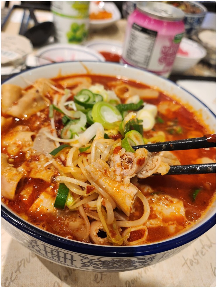 줄서는식당에 나온 한남동쌀국수 맛집이 고메494에 입점되었다길래 가보았어요