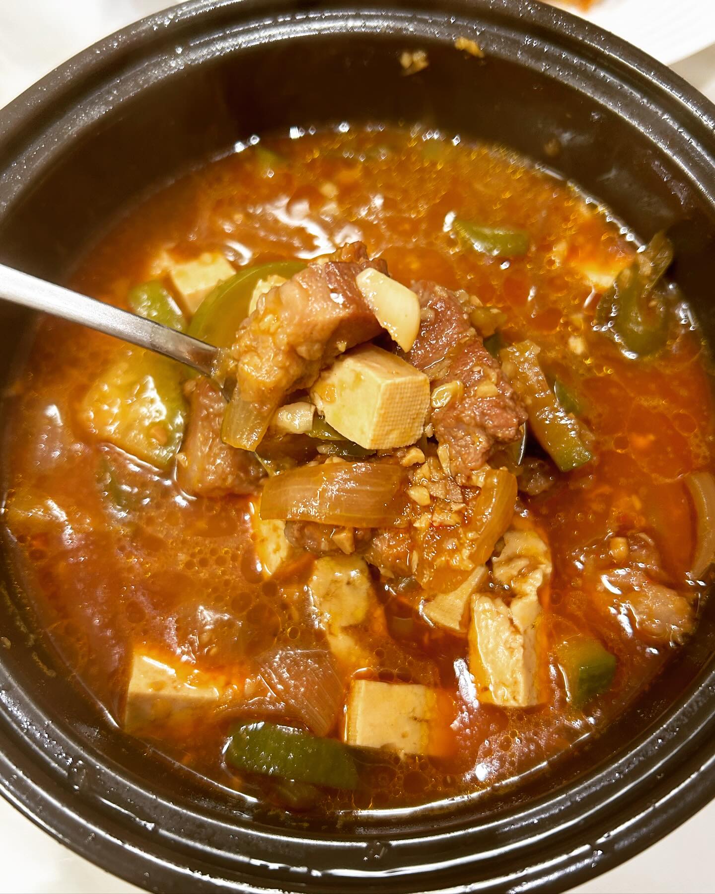 #된장찌개 #김치볶음밥 #신랑솜씨 ❤️

‘ 돼지고기 듬뿍 들어간 요리 🐷’

간만에 신랑의 요리 솜씨!!
고기 가득한 된찌와 고기 듬뿍 김치볶음밥😋
넘나 맛도리에유👍

새해가 되면서 바쁜일들이 겹쳐서
드디어 피드를 올리네요🥹

여러분 새해 복 마니마니 받으시고🧧
맛있는 음식 가득한 새해 되세요☺️