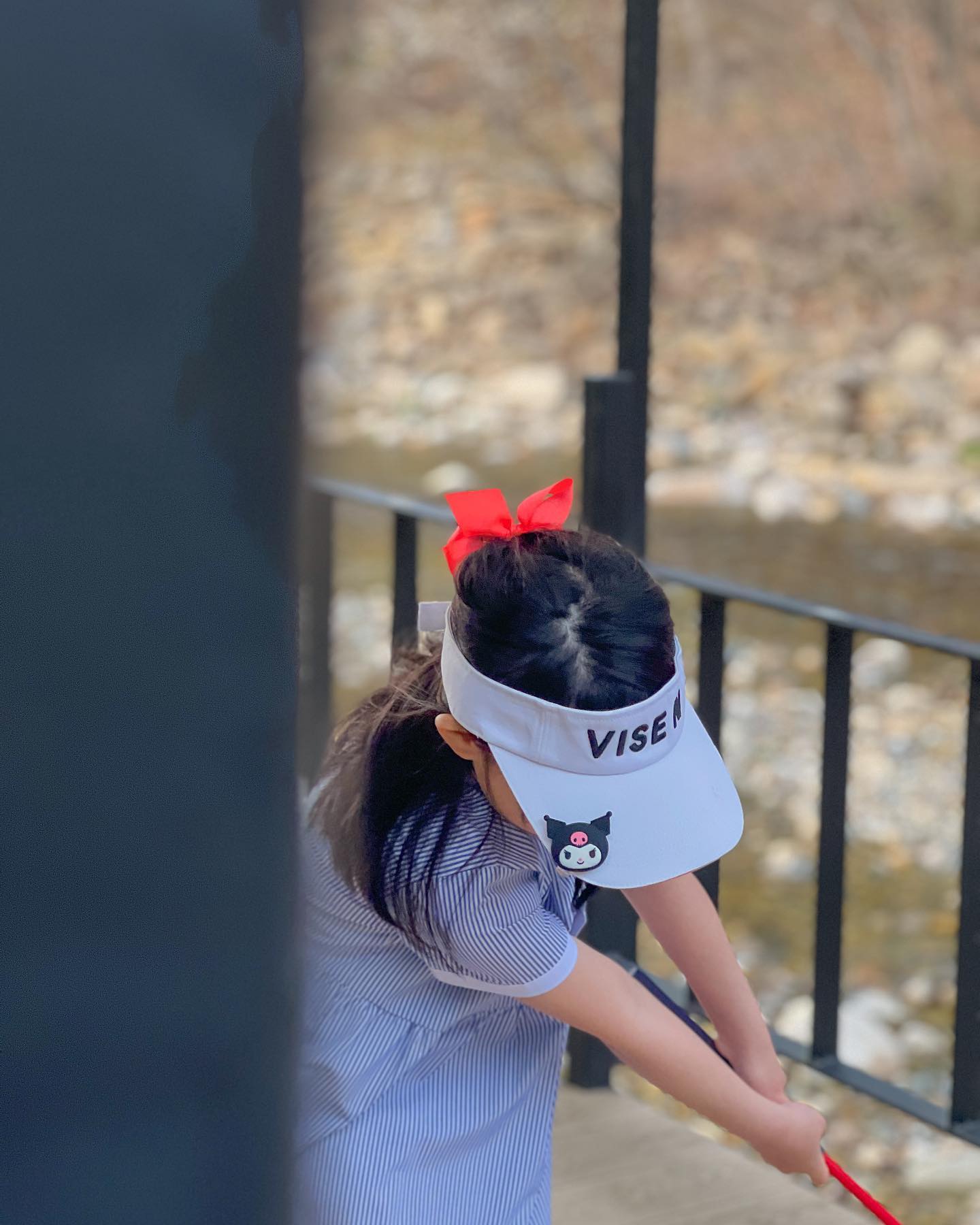#협찬 

#산리오 너무 좋아하는 우리 아이에게 딱 맞는 
#산리오골프볼마커 

귀여운 산리오 캐릭터 덕분에 #골프대회 가서도
#공마커 척척, 
수평계와 세트로 구성되어 있어 필요할 때 사용하기에도
좋고, 튼튼한 클립과 높은  자력으로 확실하게 고정되니,
모자, 주머니, 벨트 원하는 공간에 끼워 보관하니 더 좋았어요!

귀여운 사이즈로 잔디 속에서도 잘 띄니 분실 걱정도 노노 -
이젠 라운딩갈 때 귀여운 #산리오골프 챙겨보아요

#스토리너스 #산리오 #골프선물 #캐디용품 #골프용품 #골프악세서리 #자석클립