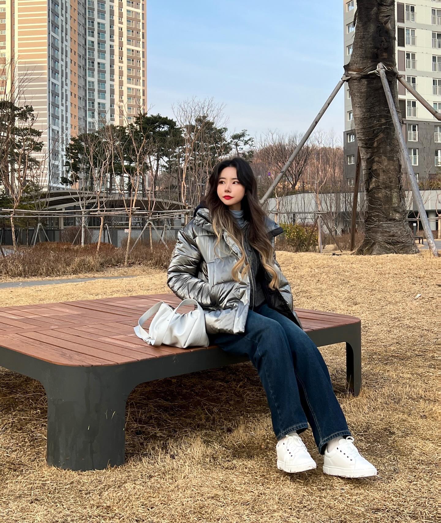 #협찬 byslimcom

신었을 때 발이 편하고 7cm 키높이도 있어서 데일리 하게 신기 좋은 것 같아요✌🏻
디자인도 둥글둥글 귀엽고 깔끔한 화이트 스니커즈♥
사이즈도 딱 맞고 활용도 높아서 대만족˃ᴗ˂ 

#상품협찬 #협찬환영 #협찬문의 #키높이스니커즈 #화이트스니커즈 #스니커즈추천 #커플신발 #커플신발추천 #데일리슈즈 #운동화추천 #byslim