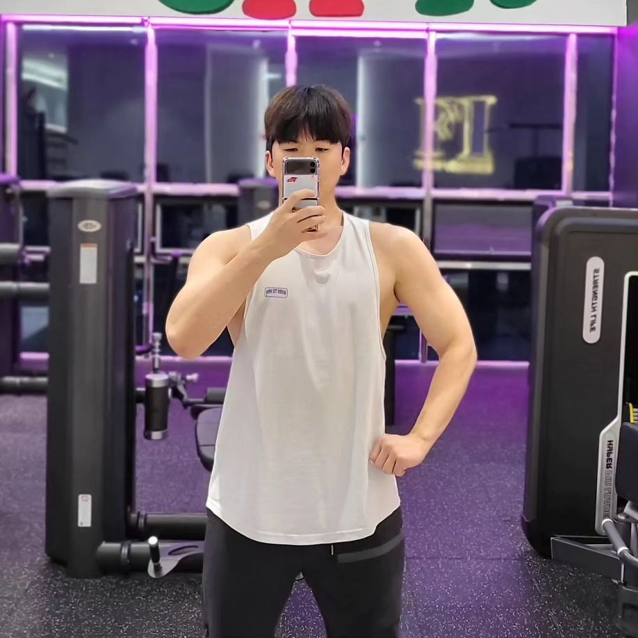 탱하😘
오운완😊 오먹완😊

오늘 가슴운동 정~말 잘된거같아요!!
저기 저어깨랑 가슴라인하고 가슴바깥라인 미세하게 라인잡힌거 보여요? 보여요? 보이잖아요!! 나만보여요?ㅠㅅㅠ

운동 야물딱지게하고 단백질 충전까지 완벽하게 해줬어요 ㅎㅎㅎ 이게 단백질이지 안그래요?ㅎㅎㅎ

오랜만에 본캐도 투척해봤어요^.^
그냥 그렇다고요😢

연말이라 다들 약속도 많으실텐데 운동 잊지마시고 대신에 술 많이드신다음에는 운동 절~대하시면 안됩니다!!

근손실이 날 수도 있지만 하루쉰다고 근손실 크게 안나고 오히려 간이 망가져버려요!! 건강 꼭 챙기면서 운동해요 ㅎㅎㅎ