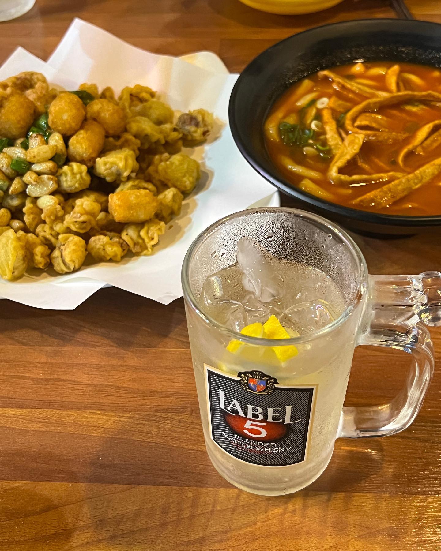 #똥집이야기 #무거동술집

오랜만에 똥집이랑 떡볶이!!
집앞 맛집❤️💖
하이볼도 맥주도 다 맛있다💓🧡
맥주 눈꽃 얼음이 엄청 신기🤭 
야식 맛있다,,!! 또 와야지